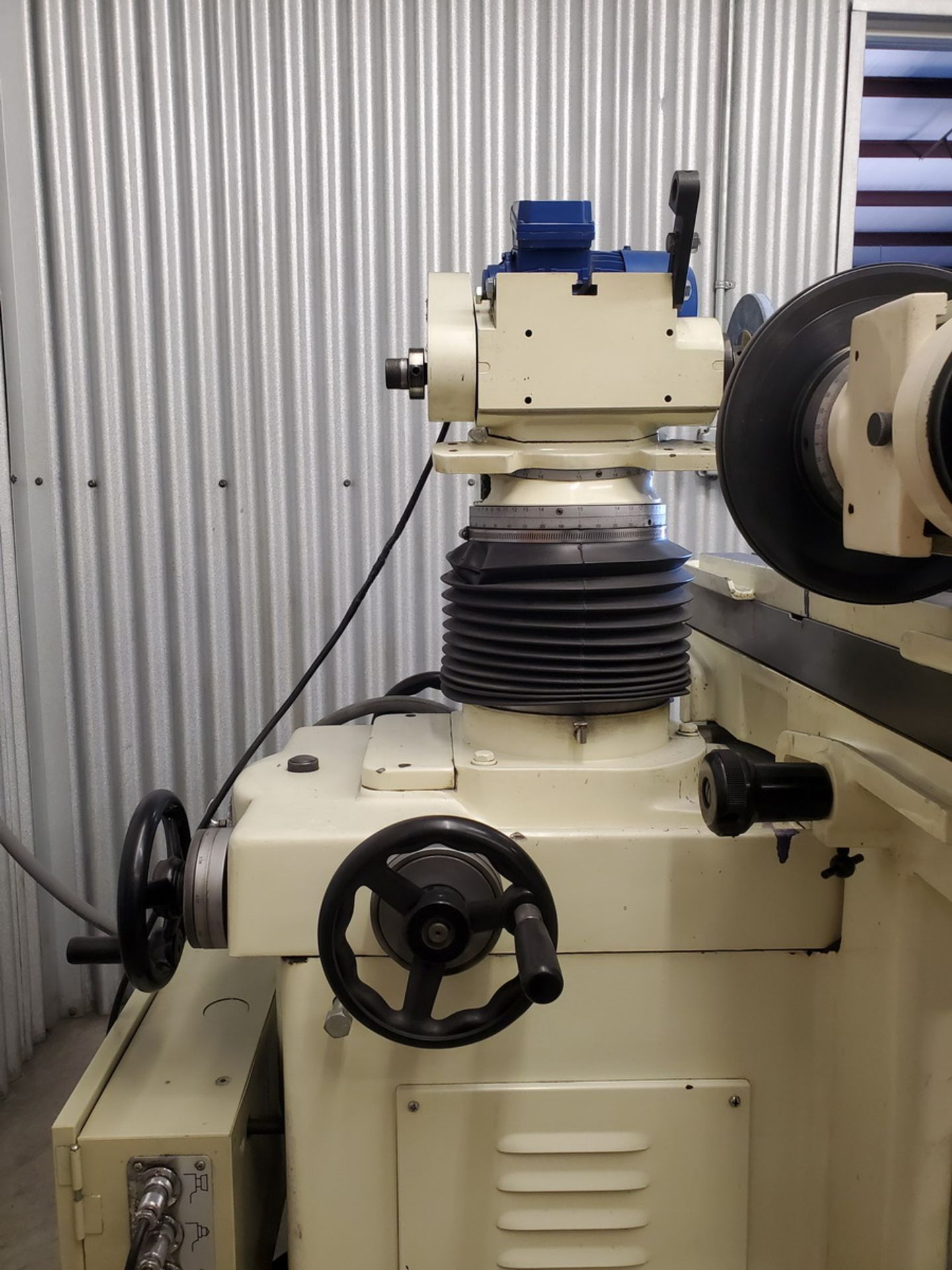 2008 Gomax G40 Grinder 230V, 3PH, 60HZ, W/ 4-1/2" 3-Jaw Chuck, 36" Slot Table; W/ Tooling - Image 6 of 16