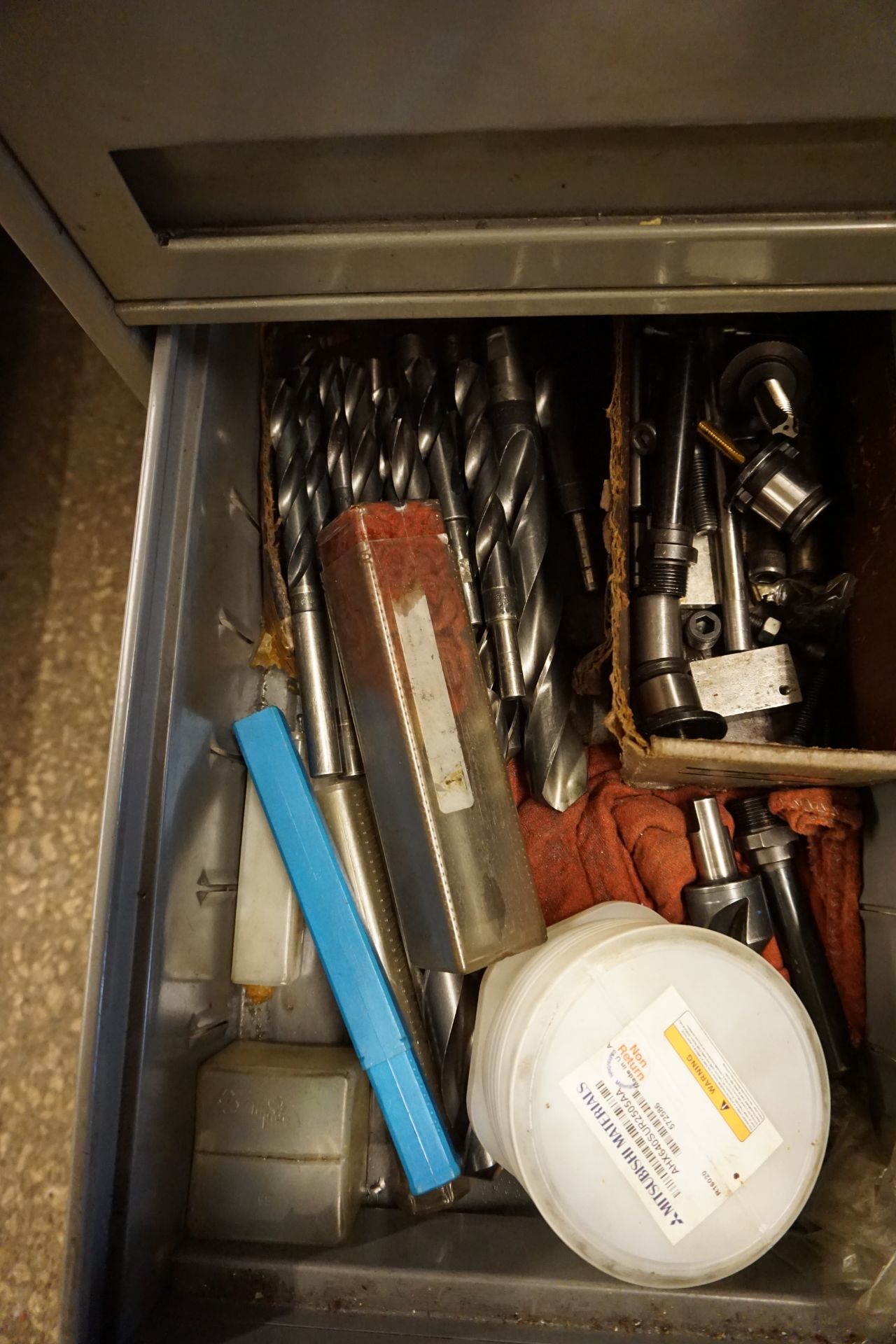 STEEL TOOL CABINET W/ CONT AS SHOWN - Image 4 of 6