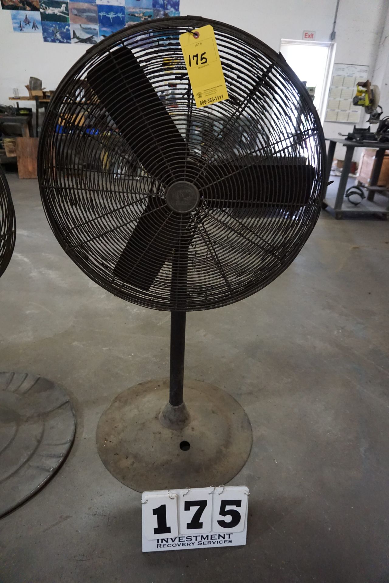 PEDESTAL 24" SHOP FAN