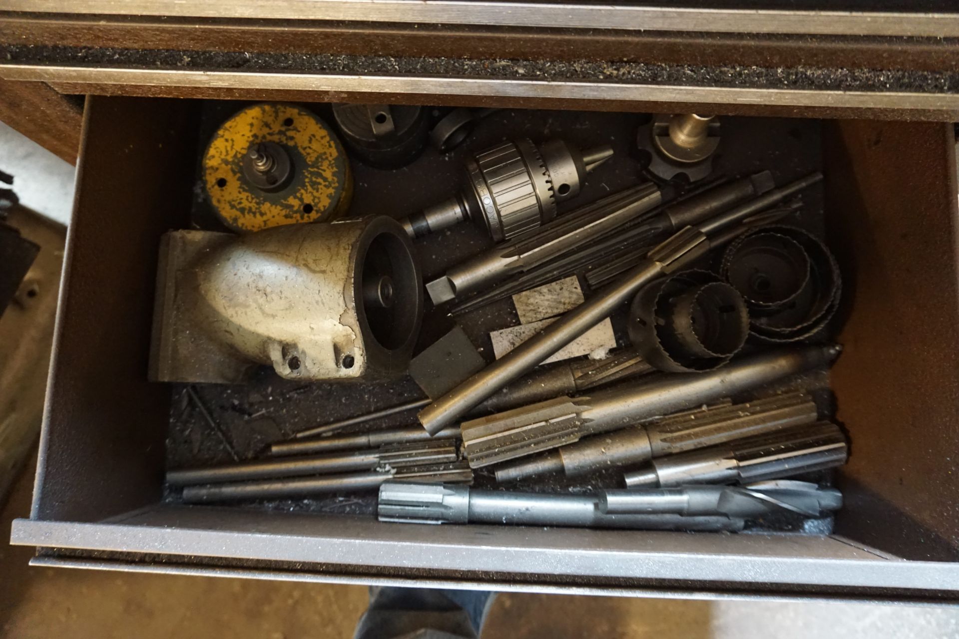 CRAFTSMAN TOOL BOX W/ CONT AS SHOWN - Image 6 of 6
