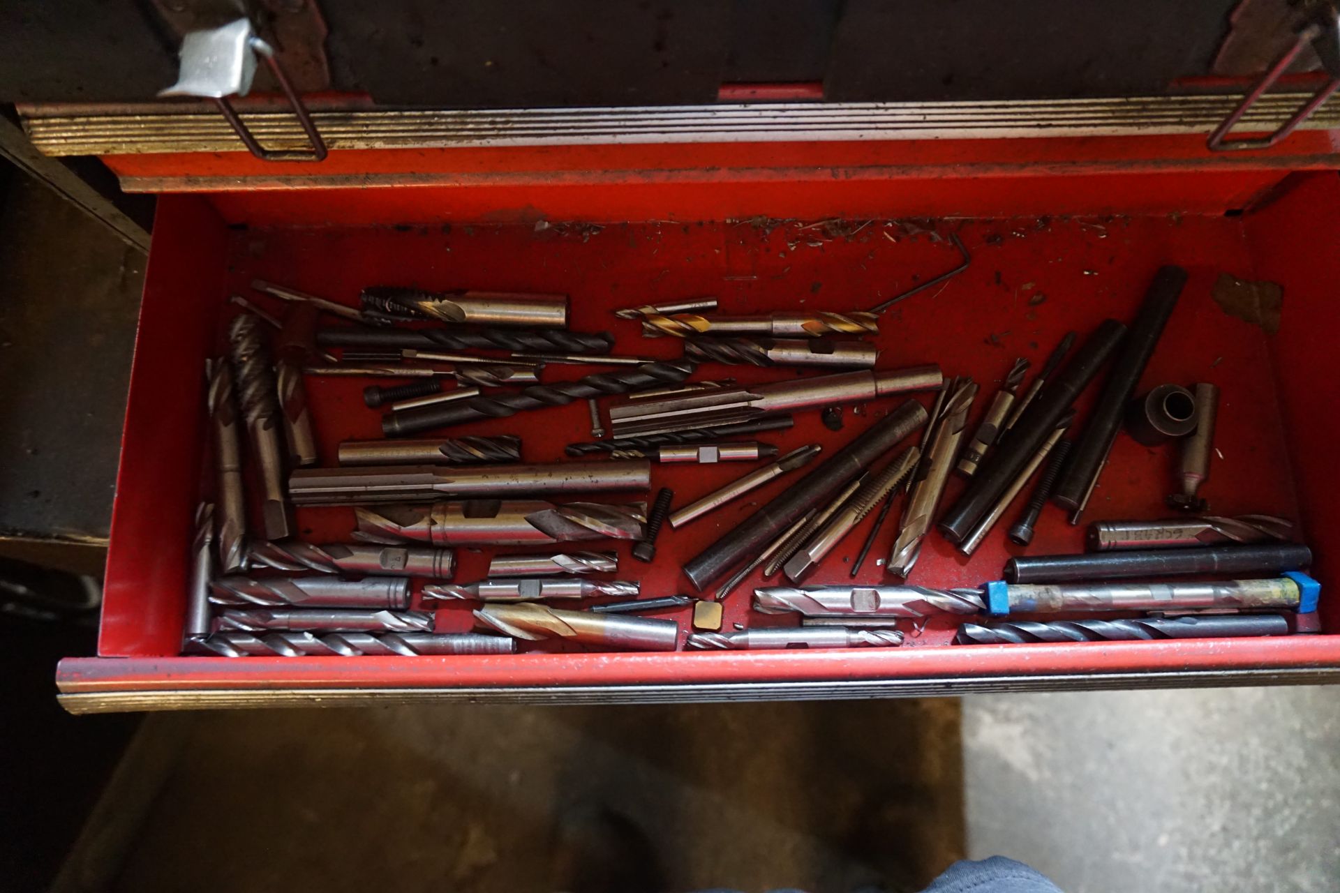 CRAFTSMAN TOOL BOX W/ CONT AS SHOWN - Image 3 of 6