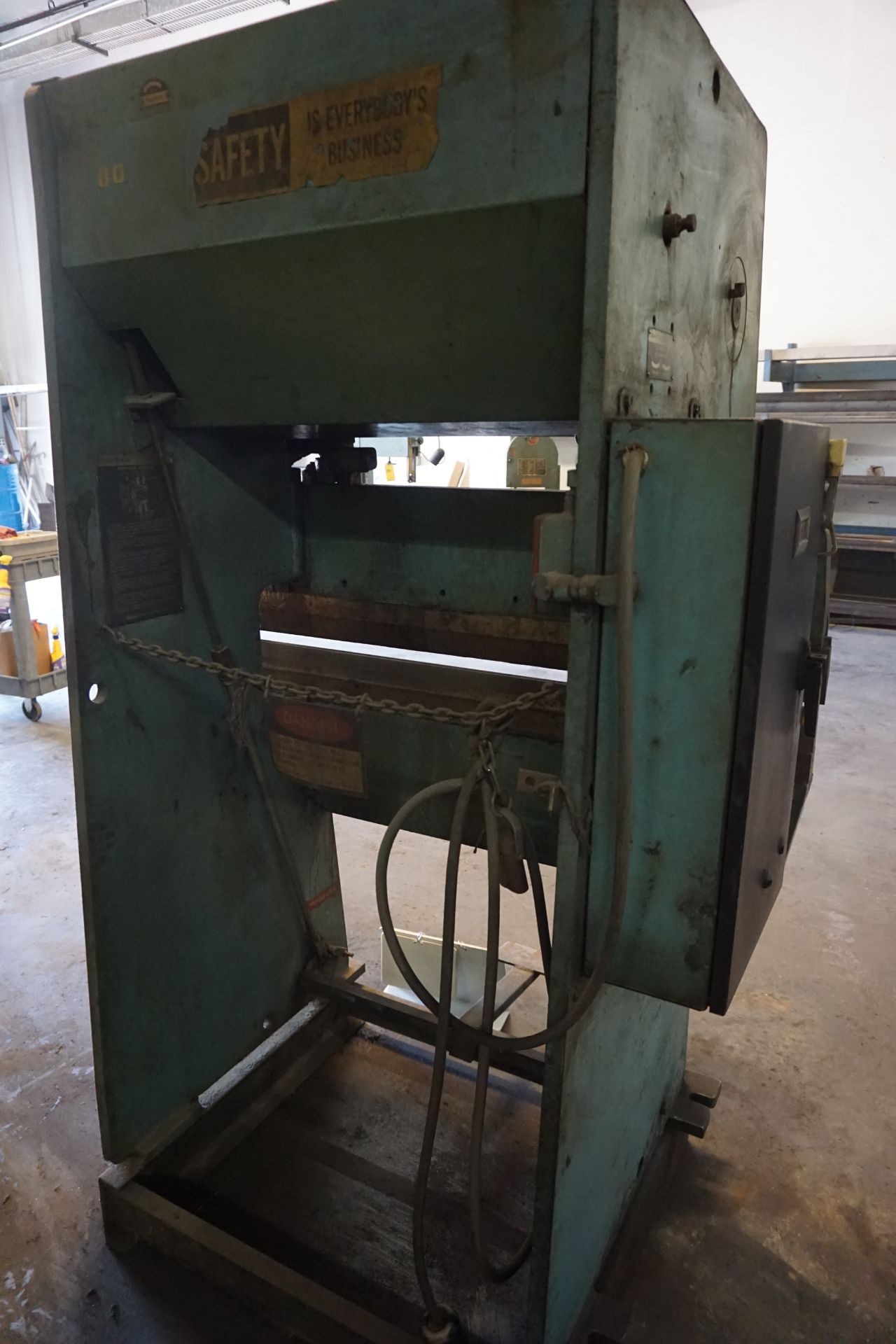 NIAGRA PRESS BRAKE, 48" CAP W/ TOP/BOTTOM DIES - Image 6 of 7