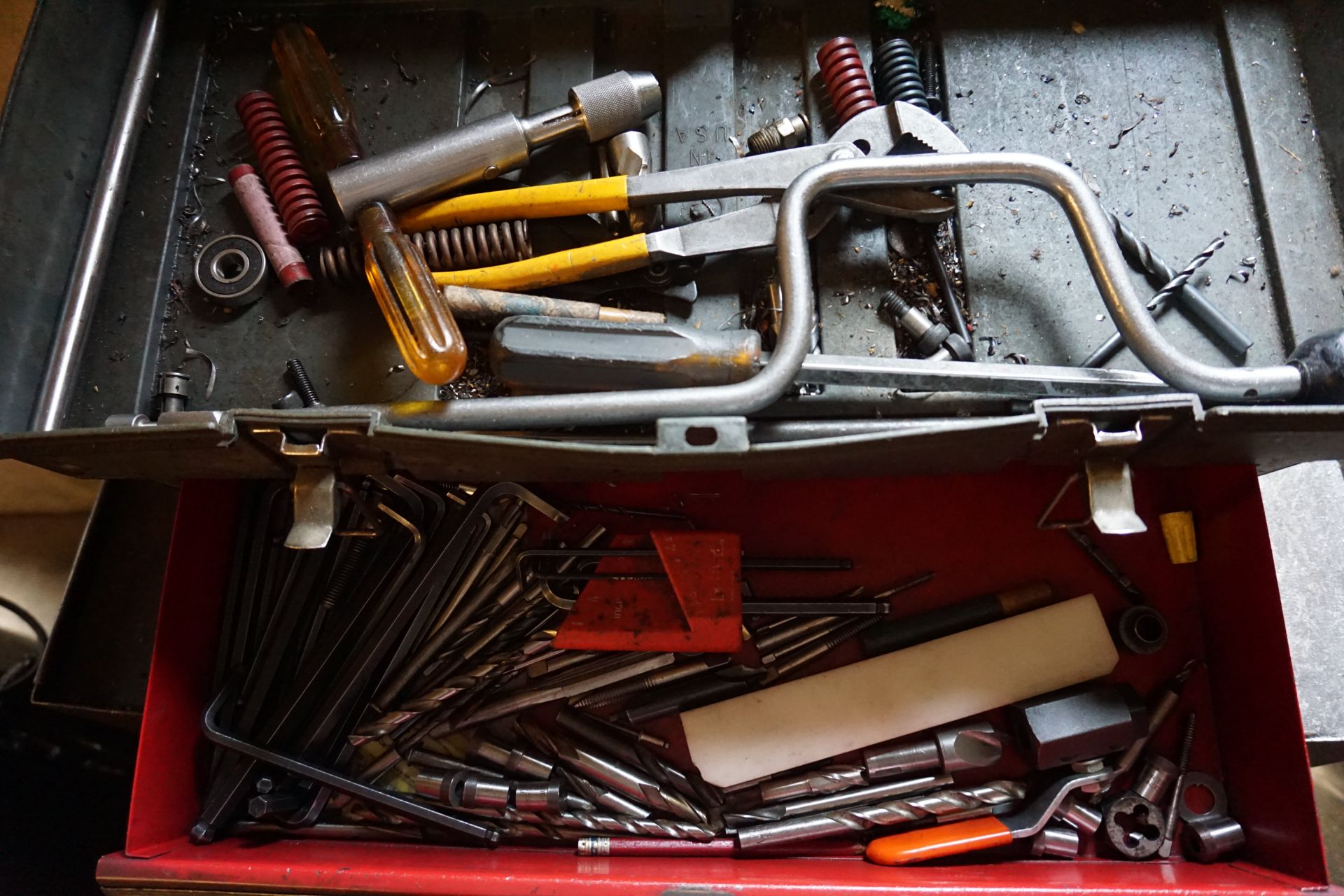 CRAFTSMAN TOOL BOX W/ CONT AS SHOWN - Image 2 of 6