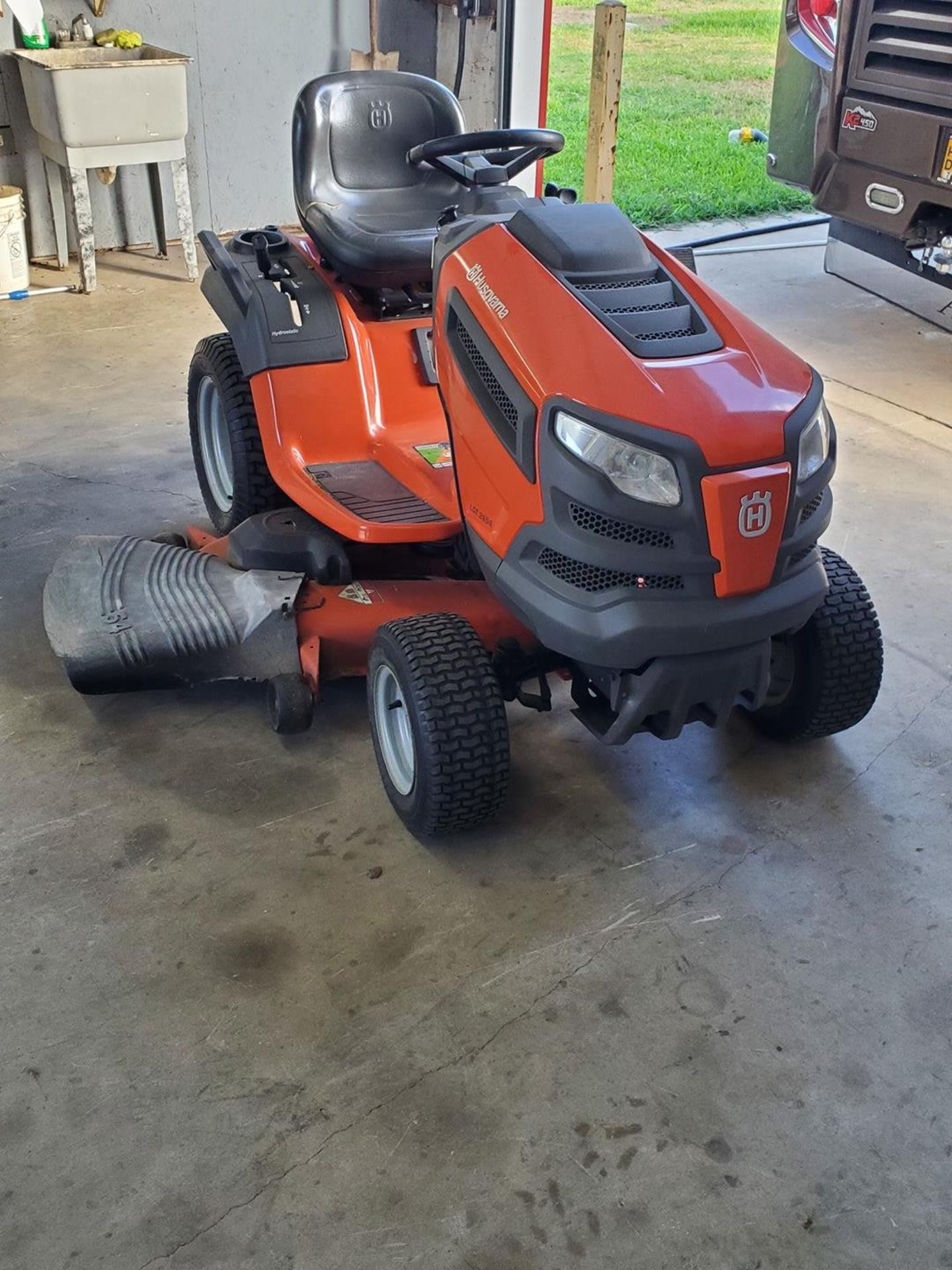 Husqvarna LGT-2654 26HP 54" Lawn Tractor W/ Kohler Engine; 3-Blades; 409.5hrs - Image 5 of 16