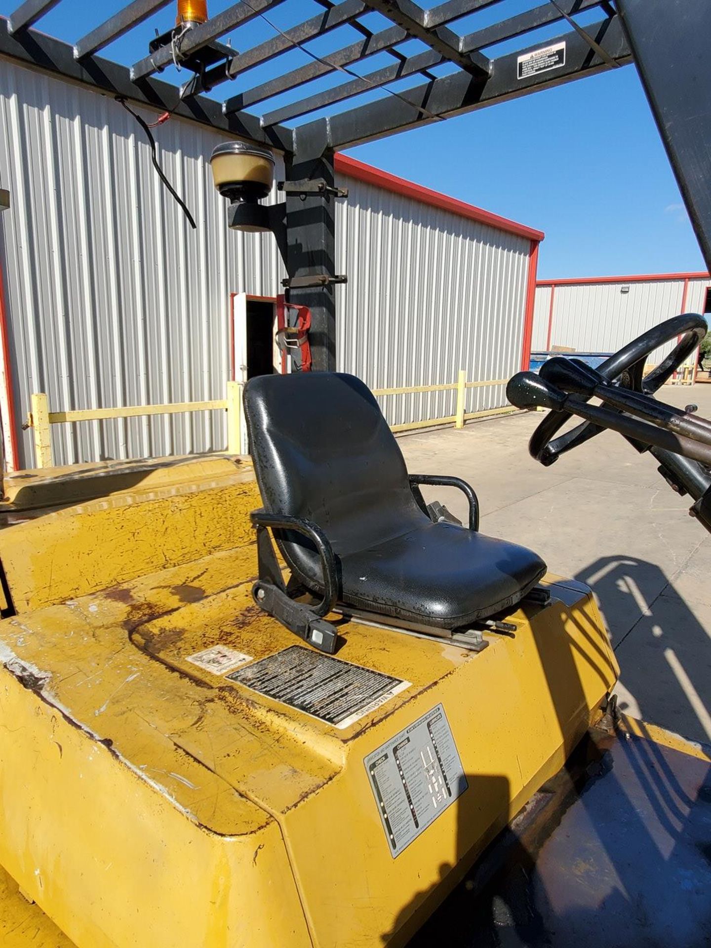 CAT DP40K1 Diesel 2-Stage Forklift 7400lbs Cap.; W/ Sideshift; 72" Forks, 3,858hrs, Max Lift Ht: - Image 6 of 18