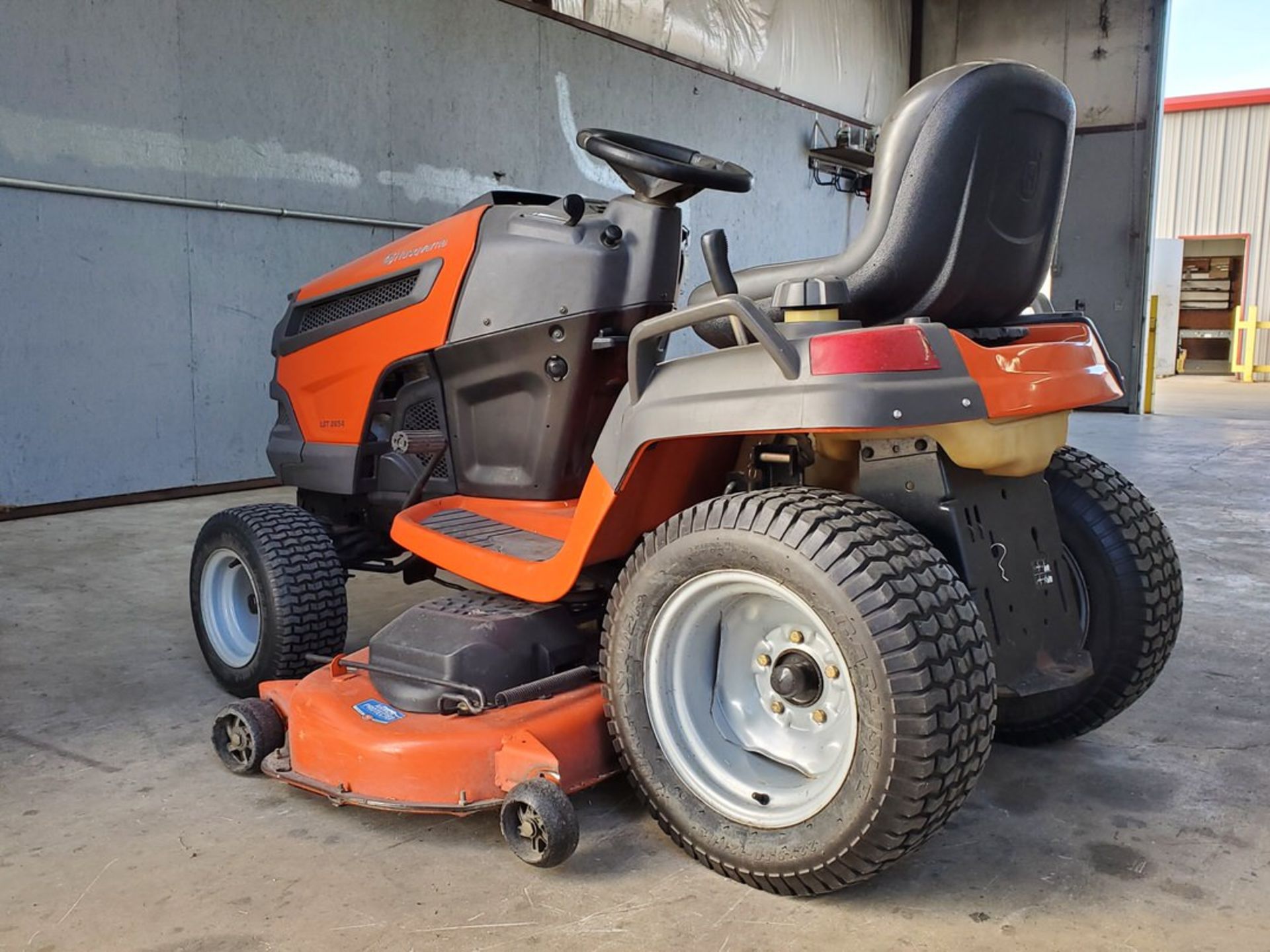 Husqvarna LGT-2654 26HP 54" Lawn Tractor W/ Kohler Engine; 3-Blades; 409.5hrs - Image 4 of 16