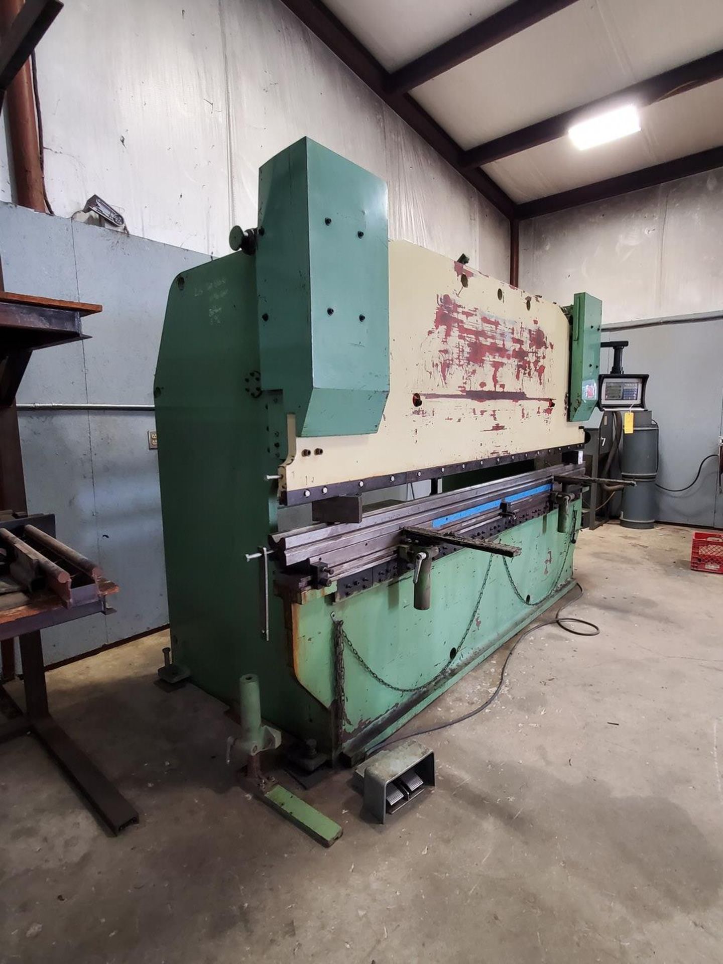 Chicago HPB 8032 90Ton Press Brake 56" x 75" x 132"H, Press Brake Tooling (Matl. Rack Excluded) - Image 5 of 21