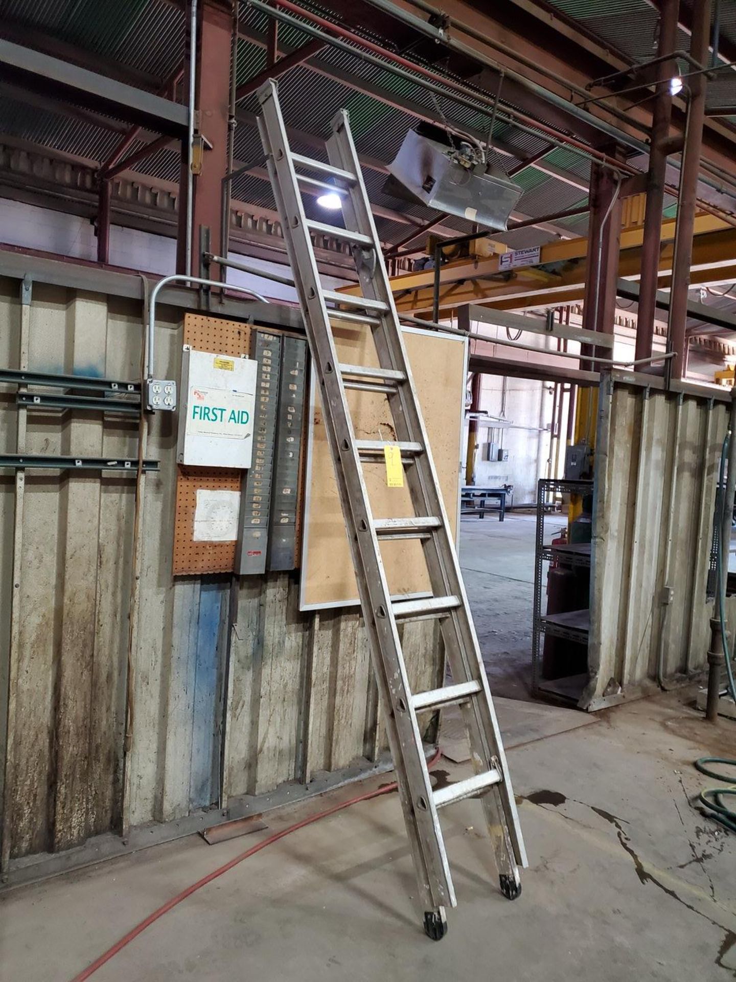 10' Extension Ladder - Image 2 of 3