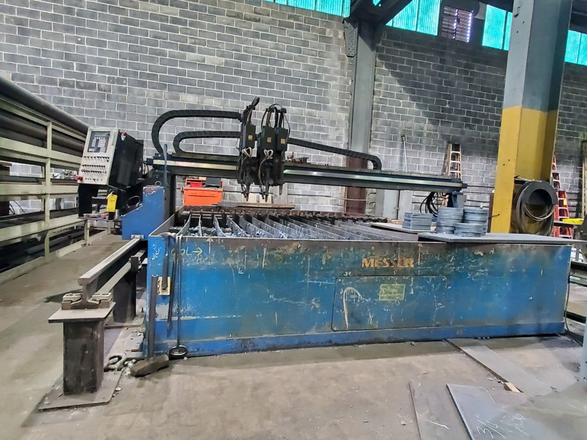 2003 Messer Edgemate 160 Plasma Cutting System 115V, 1PH, 10A, 50/60HZ; W/ Lynx Controller; (Table - Image 2 of 25