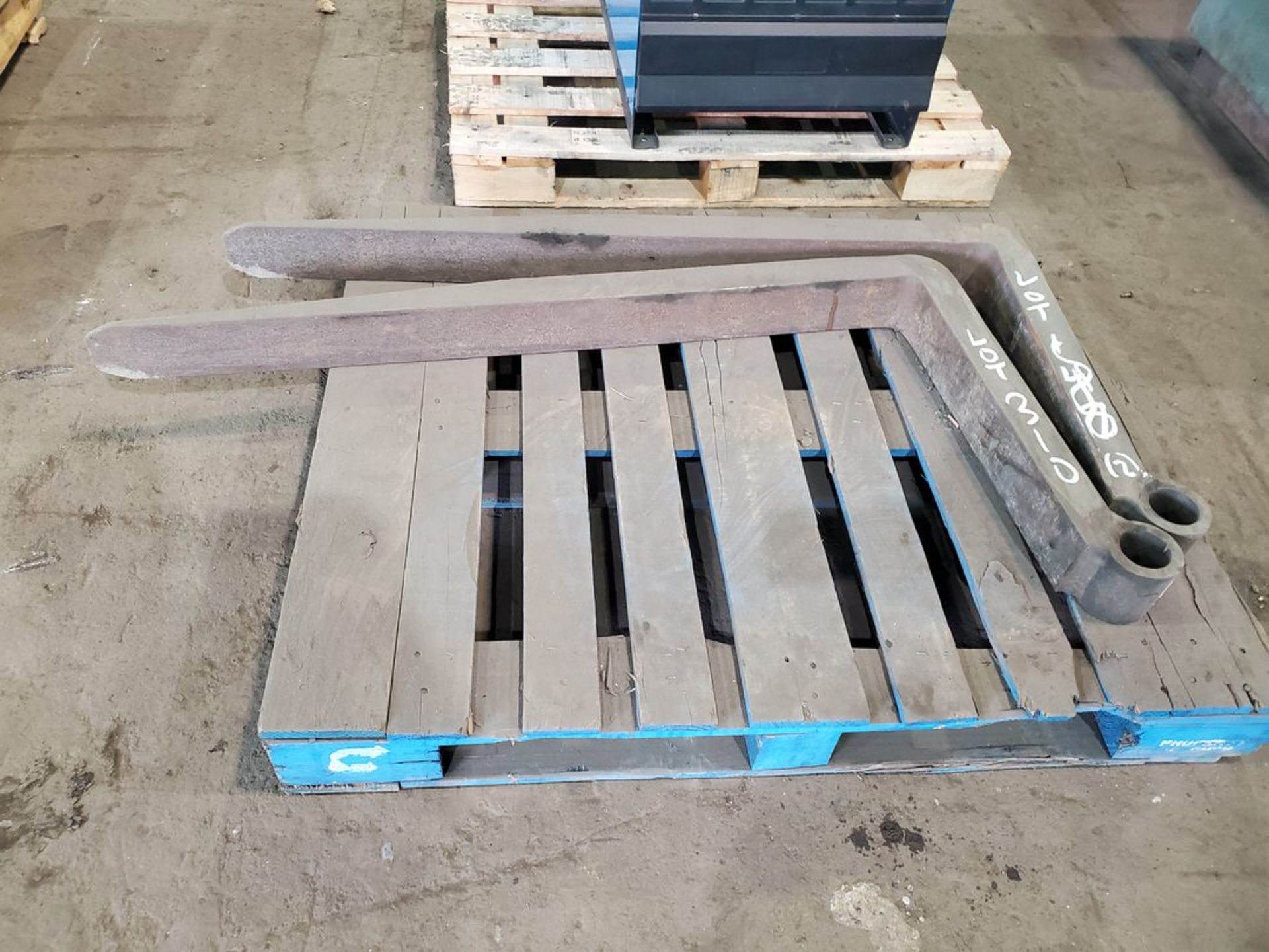 48" ForkLift Forks - Image 2 of 3