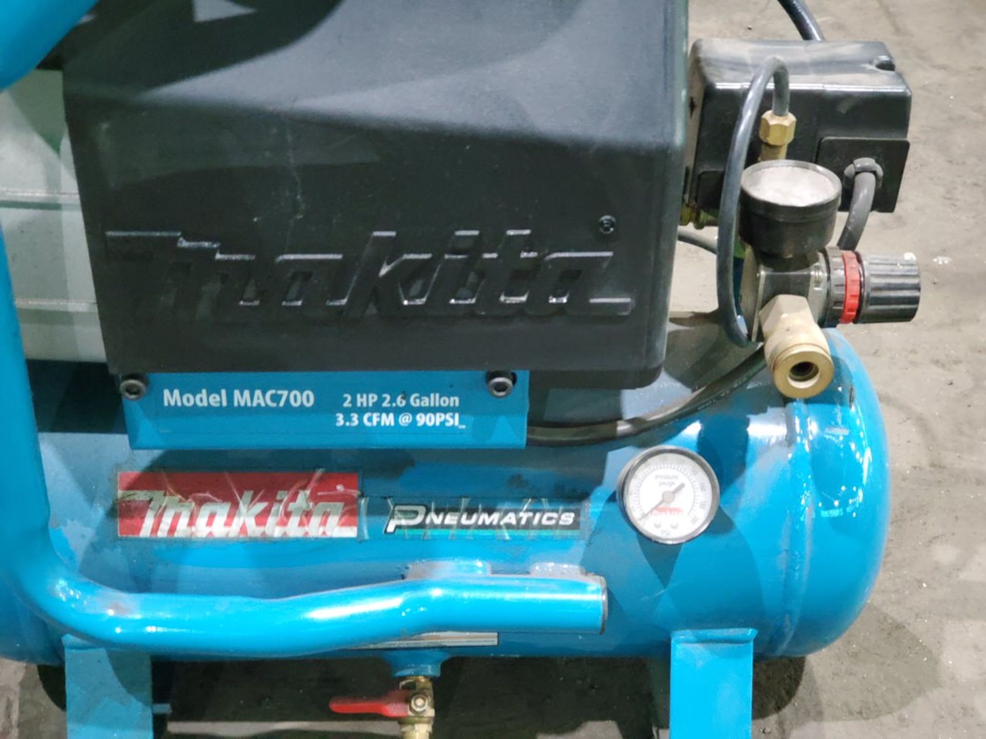 Makita MAC700 Air Compressor 2HP, 2.6gal, 3.3cfm@90psi - Image 7 of 7