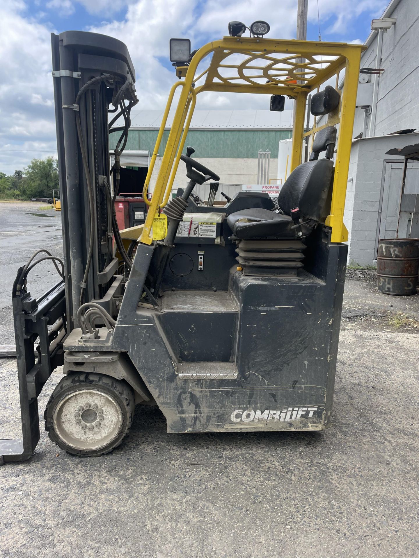 2019 Combilift CB9000 Multi Directional Forklift, Cap: 9,000 lbs w/ Kooi Reach Forks: 48" to 81" - Image 2 of 15