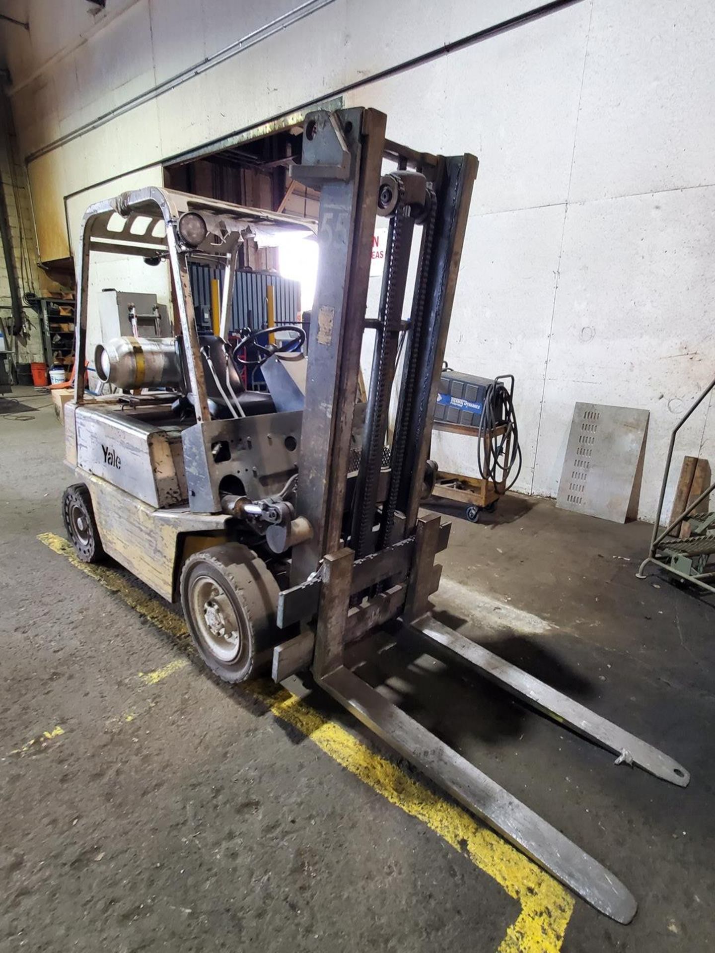 Yale LP Forklift 48" Forks, 1-Stage Mast; 4K Cap., 130" Max Lift, Hrs: 1502 - Image 5 of 12