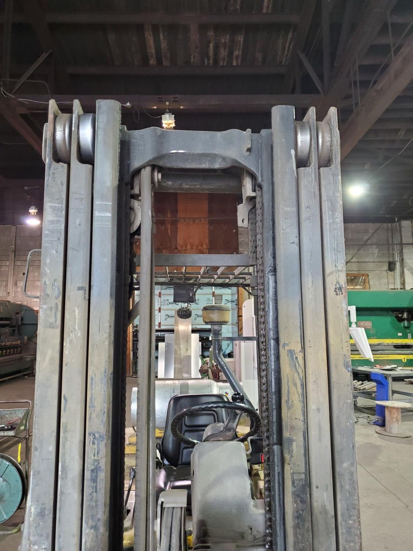 Yale LP Forklift 48" Forks, 3-Stage Mast, 6300lbs Cap @ 164" Max Lift; 5800lb Cap @ 199" Max Lift, - Image 10 of 13