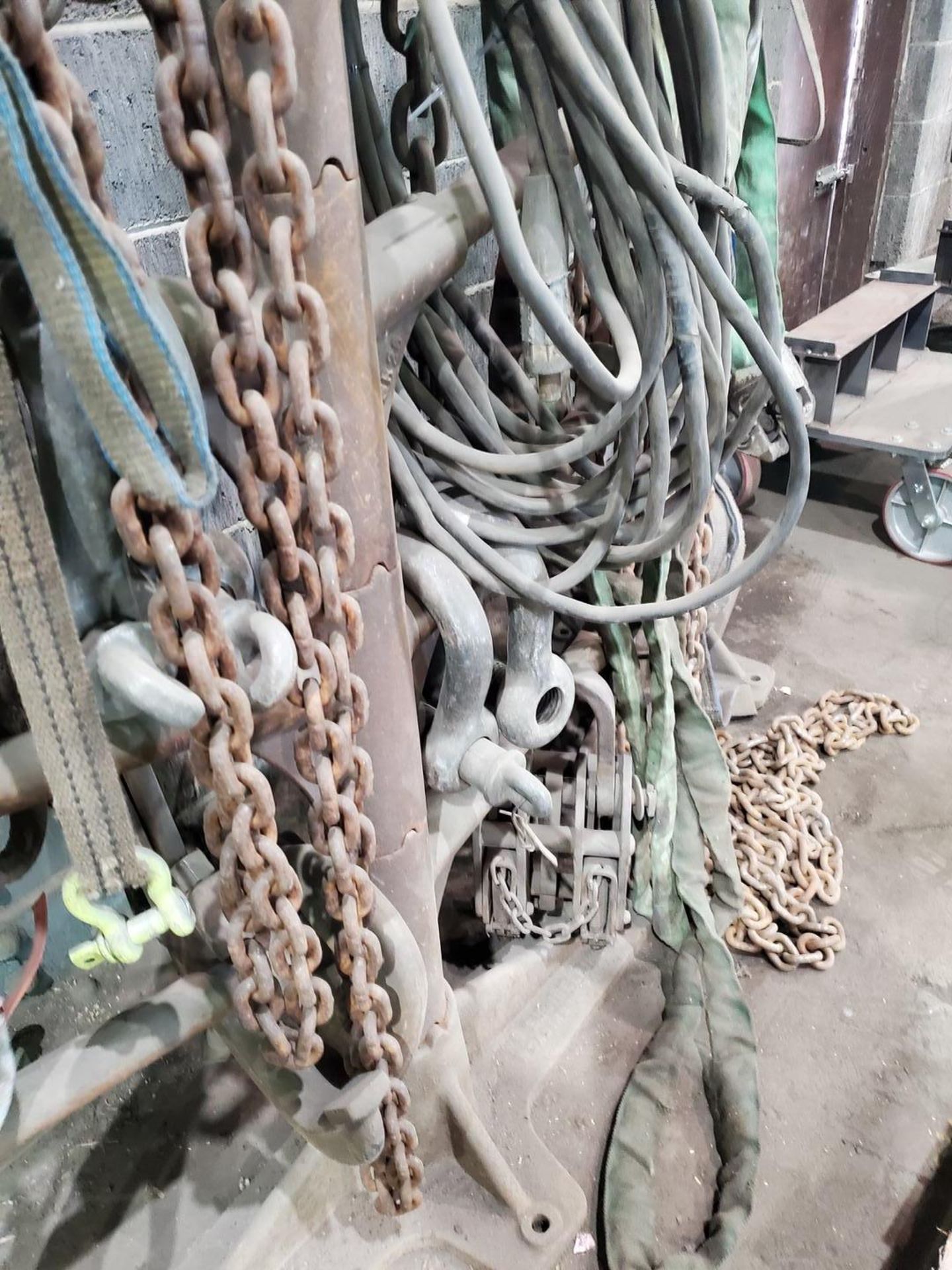 Assorted Lifting Material To Include But Not Limited To: Harnesses, Straps, Chains, Shackles, - Image 4 of 10