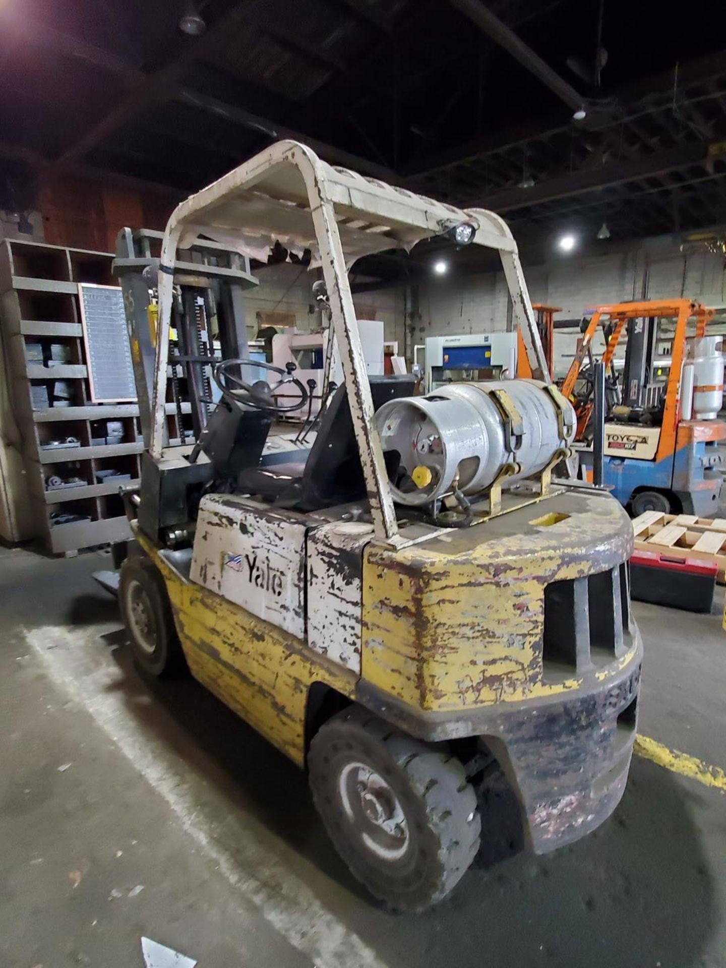 Yale LP Forklift 48" Forks, 1-Stage Mast; 4K Cap., 130" Max Lift, Hrs: 1502 - Image 3 of 12