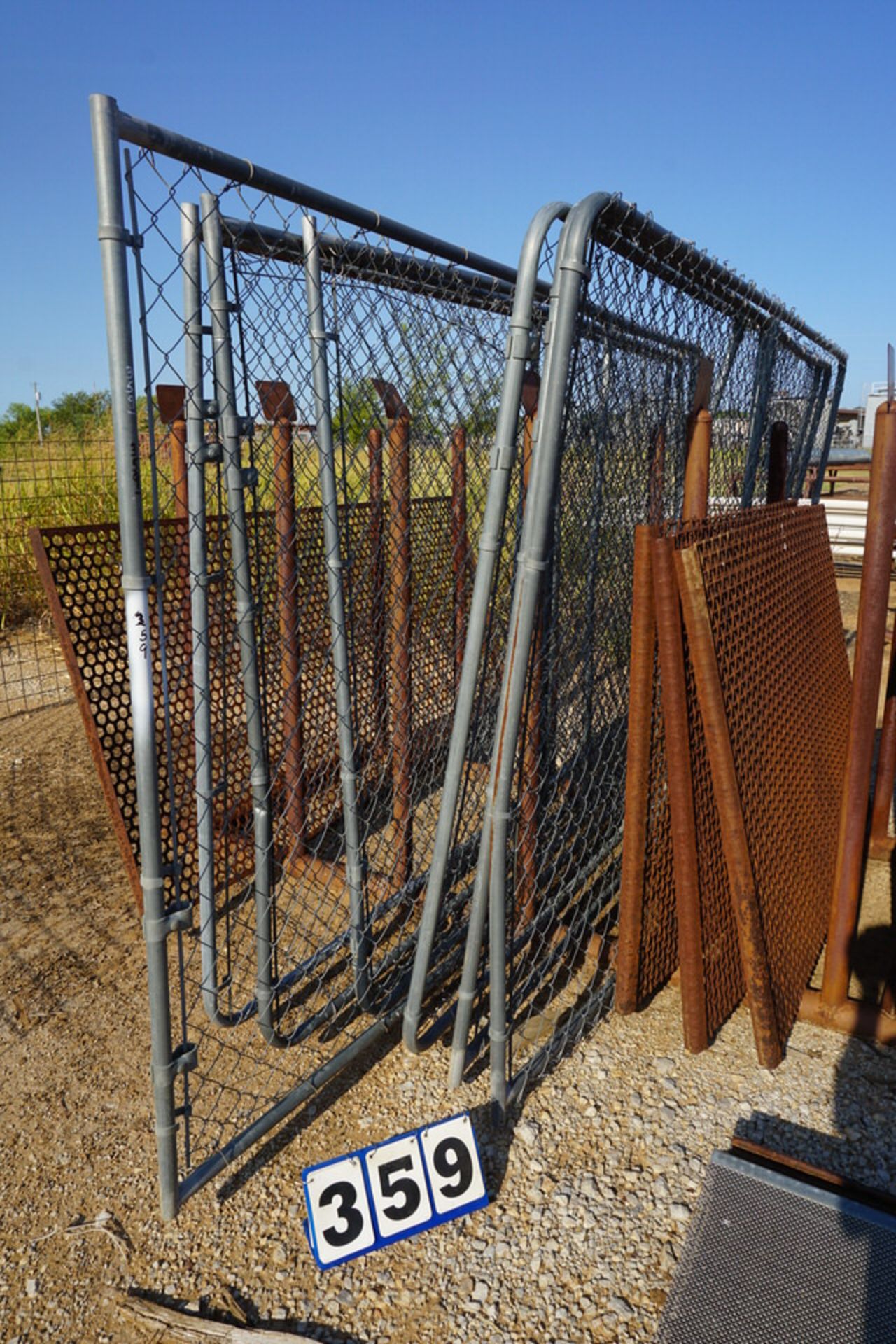CHAIN LINK FENCE PANELS & GATES 6' X 10' (7)
