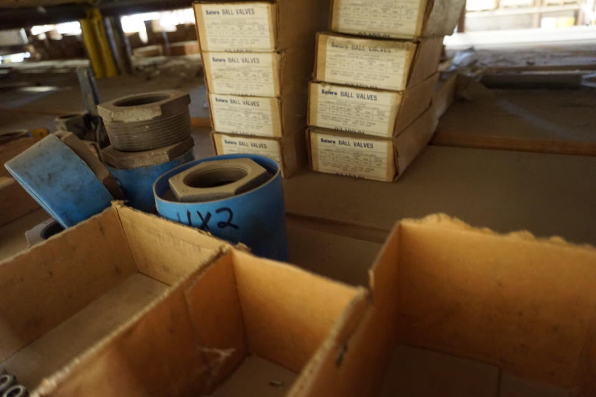 CONT OF SHELF: ASSORT SIZE BALL VALVES, PIPE PLUGS, PIPE REDUCERS, CHECK VALVES, APPROX 400 PCS - Image 7 of 13