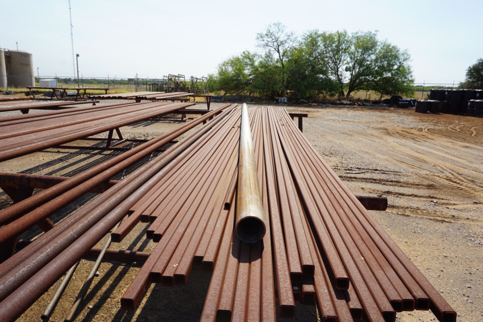 STEEL PIPE 2 1/2" TO 3 1/2" DIA, 1" SQ TUBING, 20' LG - Image 8 of 8