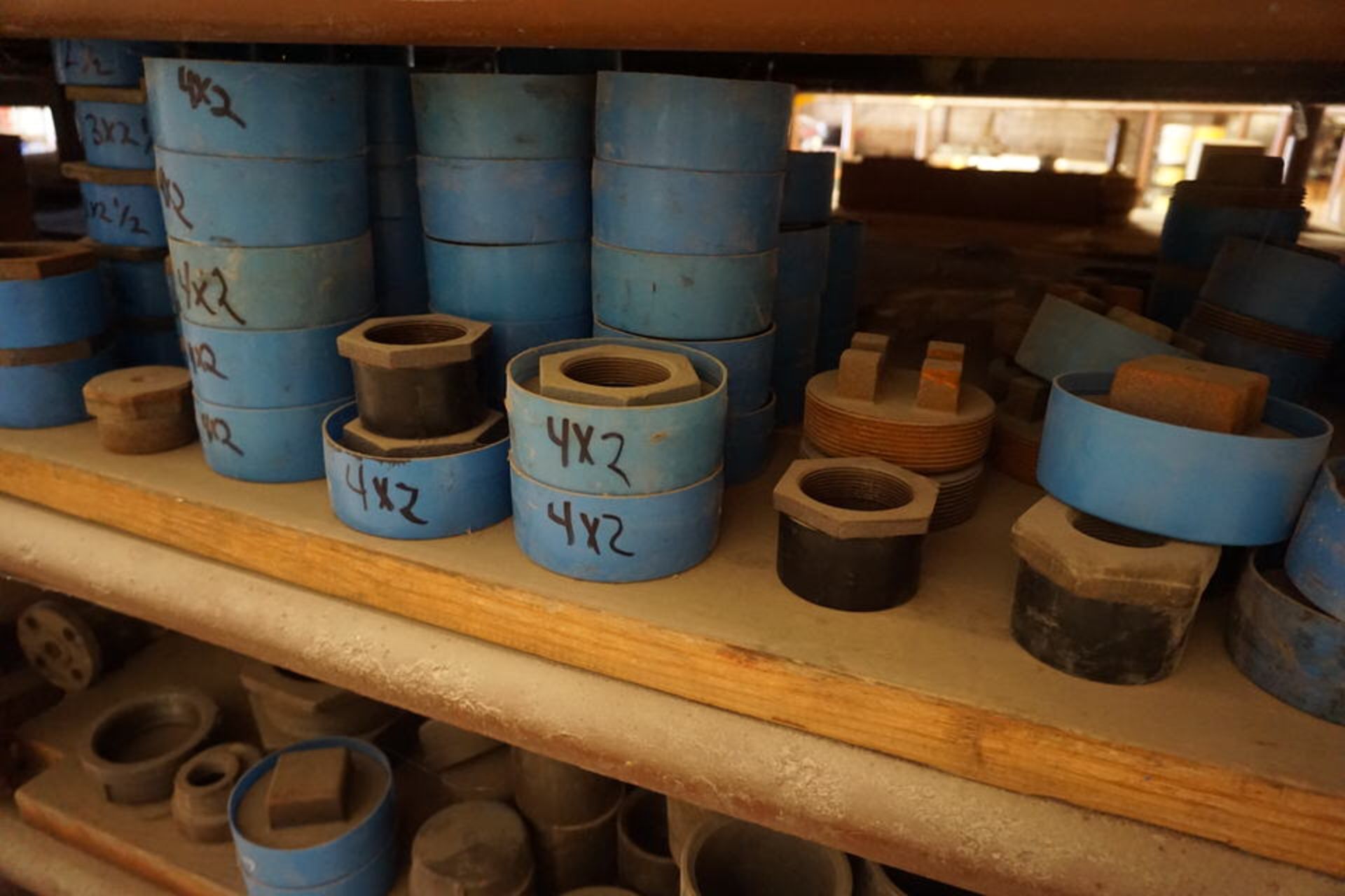 CONT OF SHELF: ASSORT SIZE BALL VALVES, PIPE PLUGS, PIPE REDUCERS, CHECK VALVES, APPROX 400 PCS - Image 8 of 13