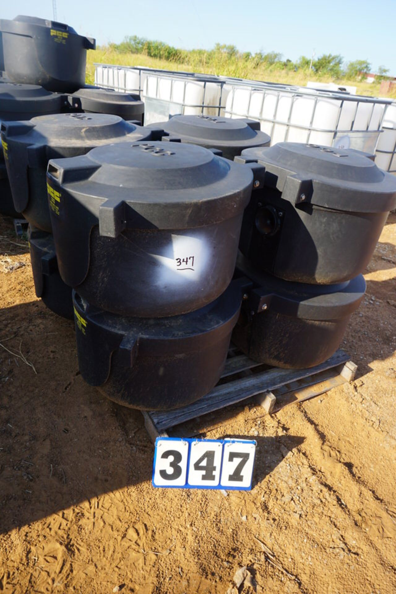 (8) PCC LOAD LINE LIQUID CONTAINERS #302, 9 GALLON CAP