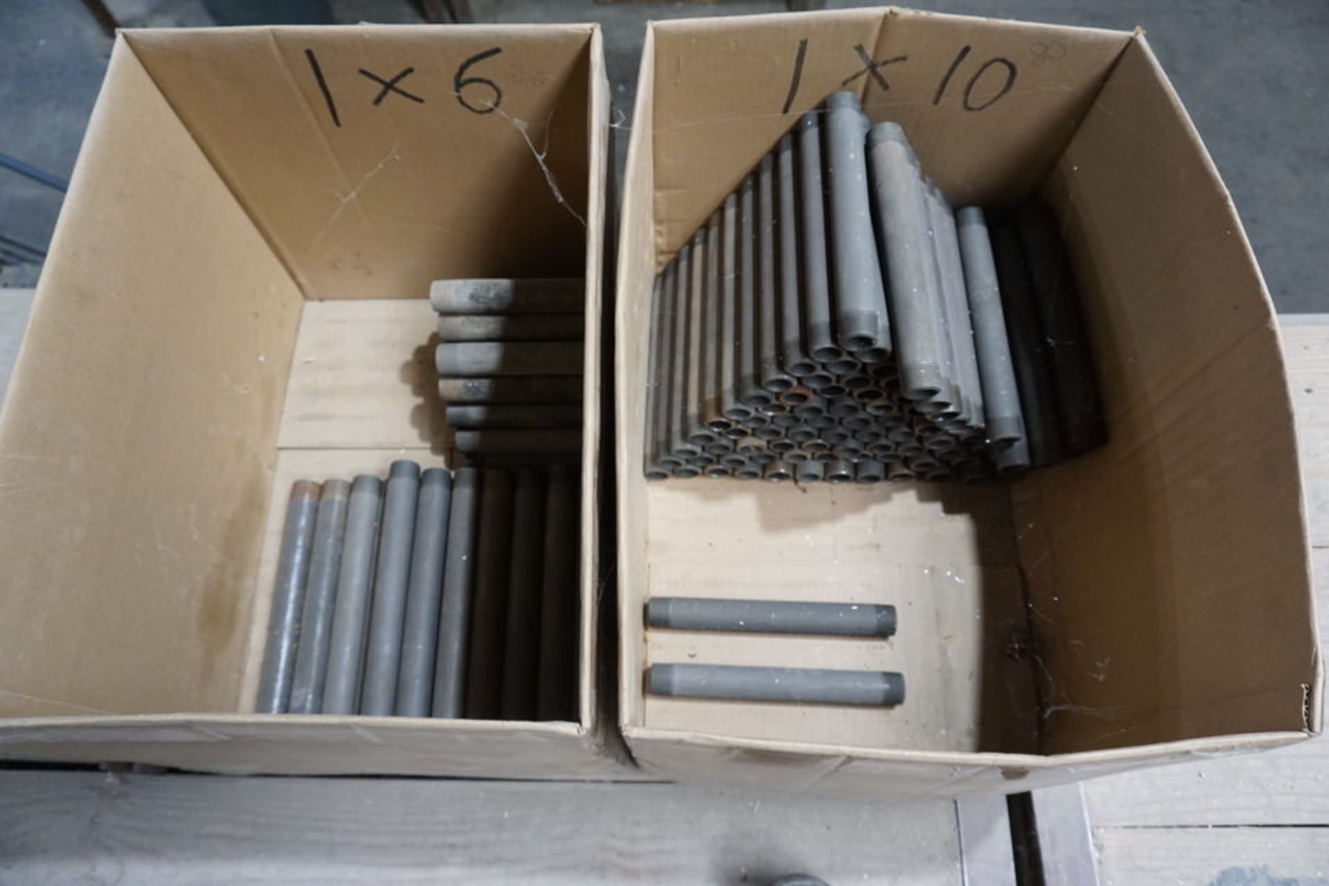 CONT OF TOP OF SHELVES: ASSORT SIZE PIPE NIPPLES, RANGE 1/8"X1" TO 2 1/2"X10" APPROX 3,000 PCS - Image 34 of 34