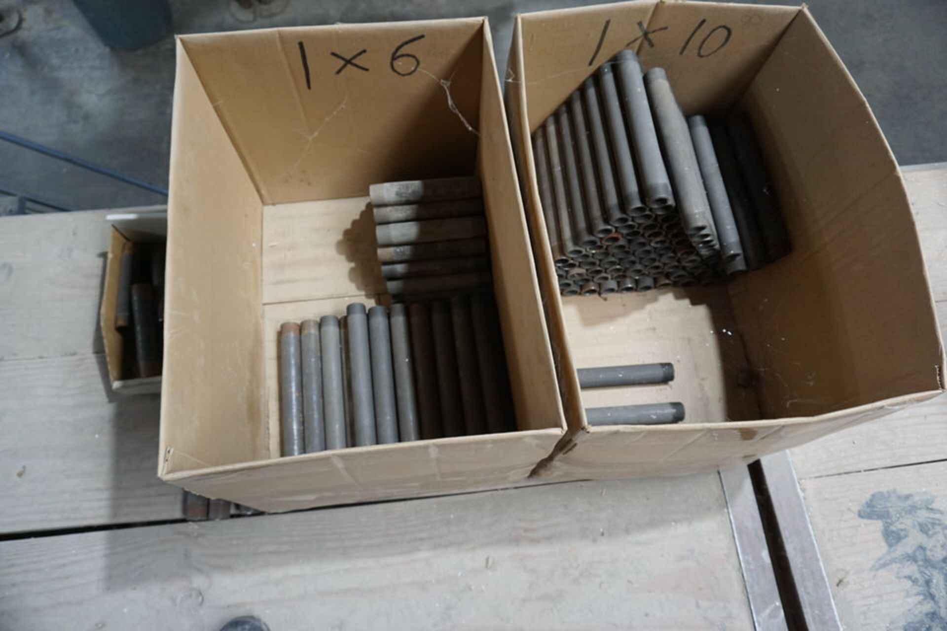 CONT OF TOP OF SHELVES: ASSORT SIZE PIPE NIPPLES, RANGE 1/8"X1" TO 2 1/2"X10" APPROX 3,000 PCS - Image 19 of 34