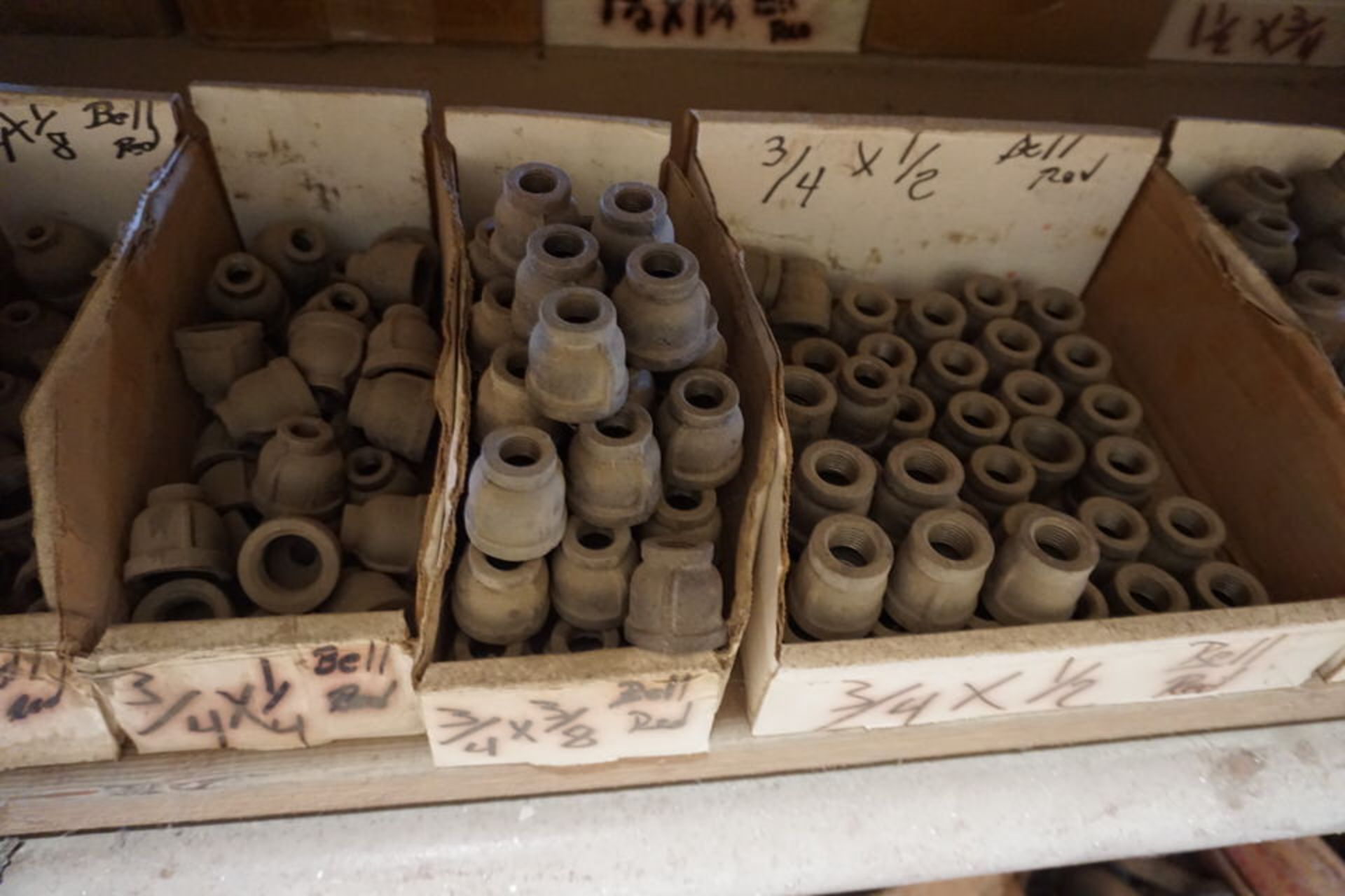 CONT OF SHELF: ASSORT SIZE PIPE NIPPLES, L'S, BELL RODS, REDUCERS, RANGE 1/8" TO 3" APPROX 400 PCS - Image 8 of 16