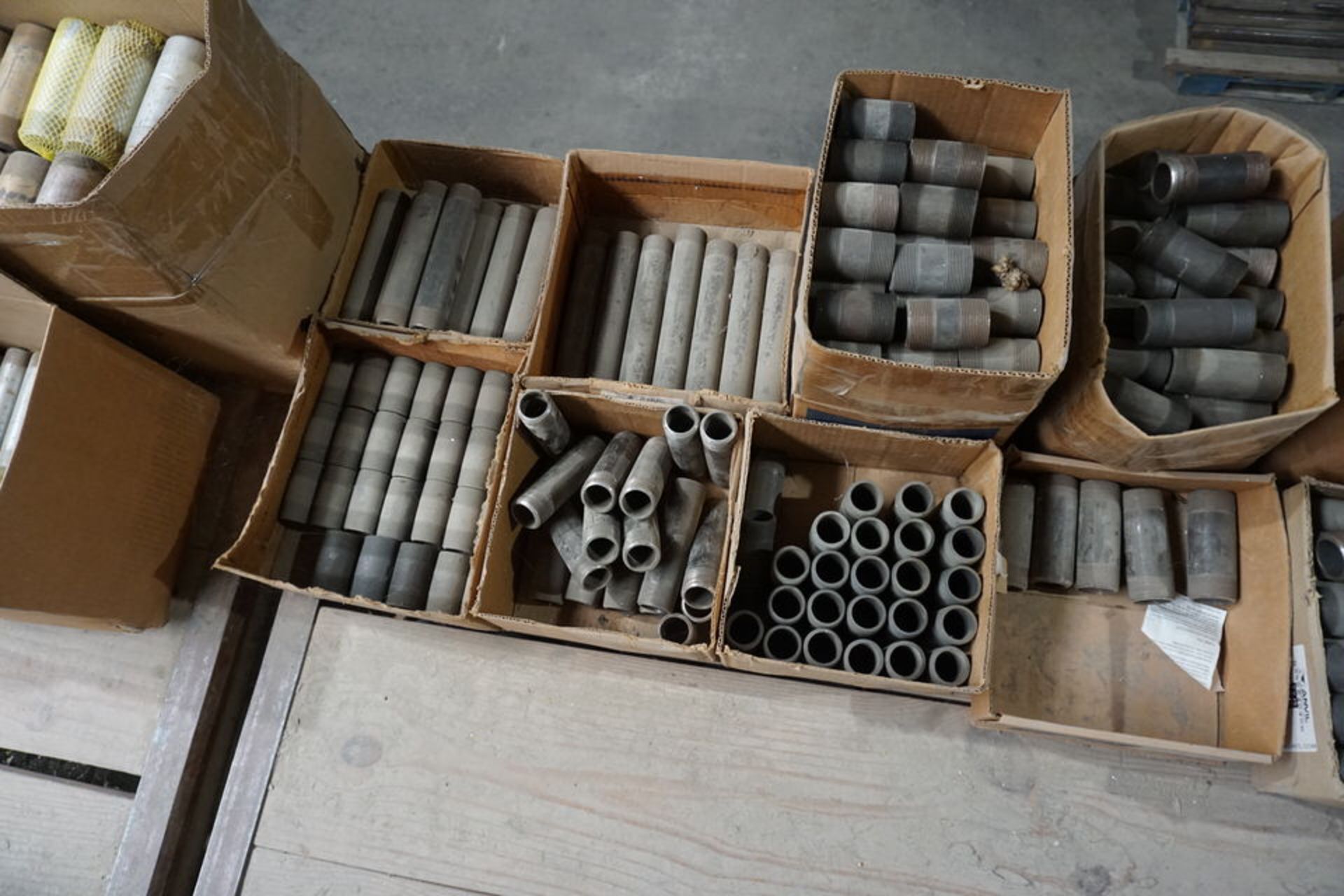 CONT OF TOP OF SHELVES: ASSORT SIZE PIPE NIPPLES, RANGE 1/8"X1" TO 2 1/2"X10" APPROX 3,000 PCS - Image 30 of 34