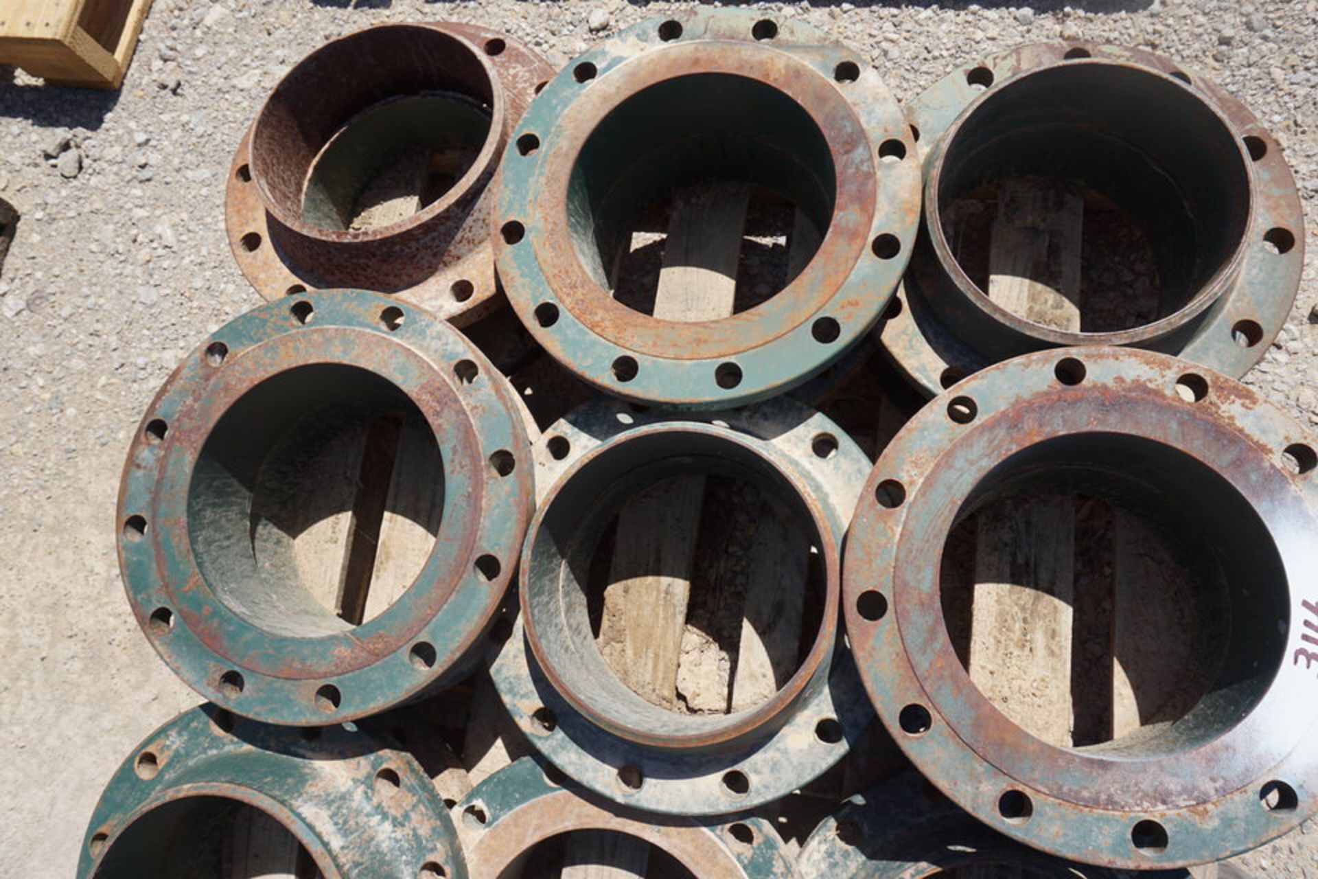 (16) TANK FLANGES APPROX 16" DIA W/ 10" HOLE - Image 2 of 2