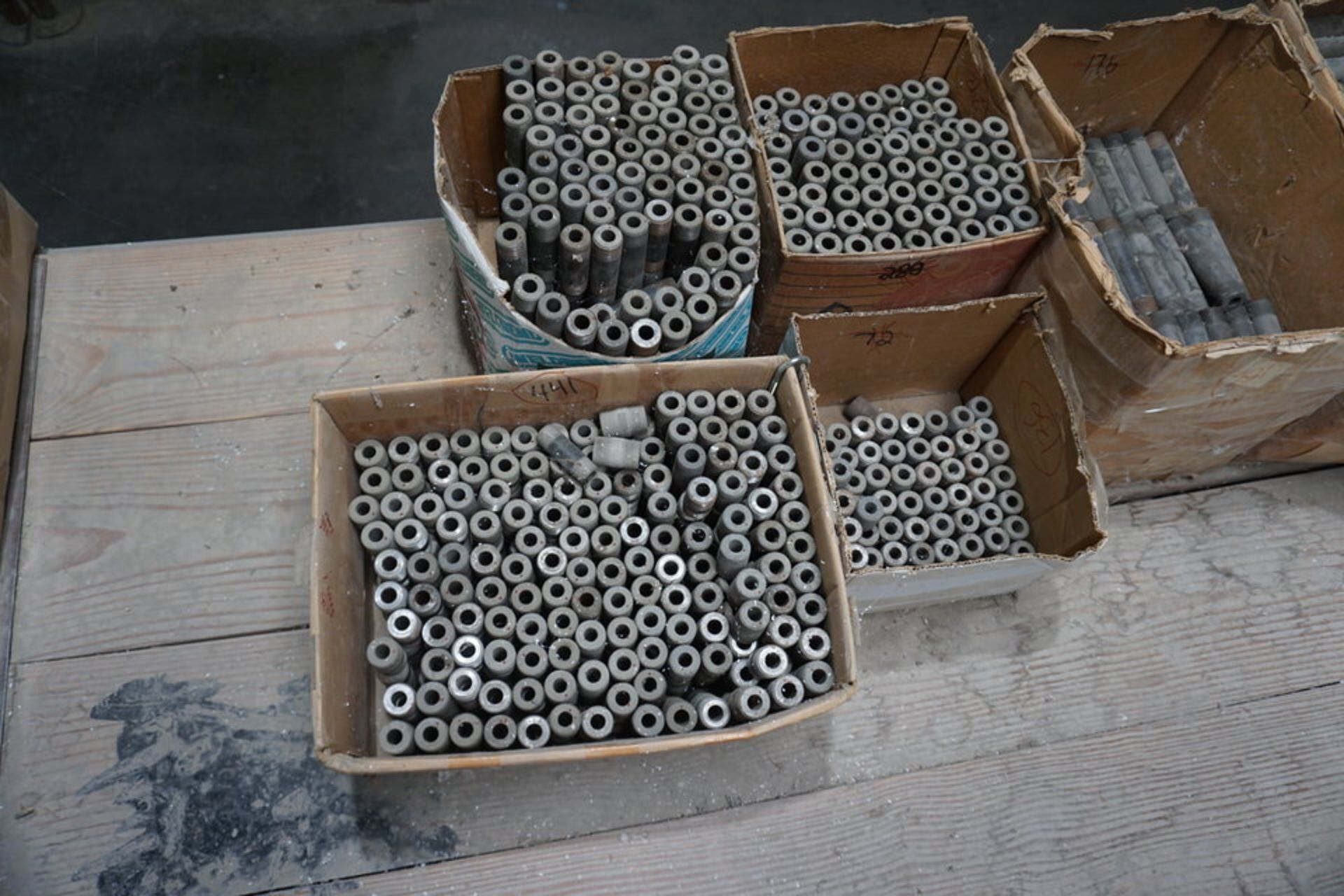 CONT OF TOP OF SHELVES: ASSORT SIZE PIPE NIPPLES, RANGE 1/8"X1" TO 2 1/2"X10" APPROX 3,000 PCS - Image 20 of 34