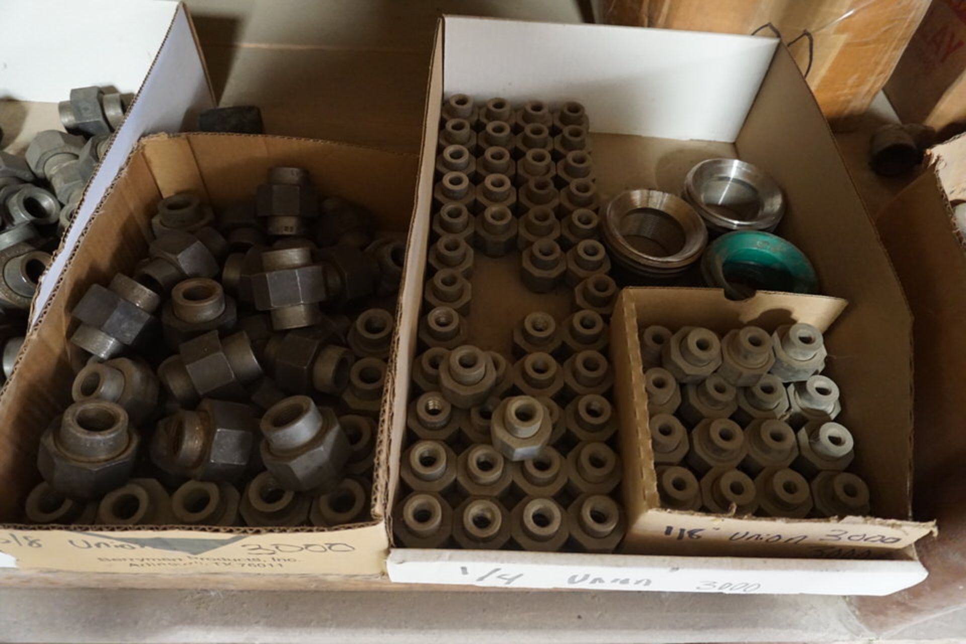 ASSORT SIZE PIPE T'S, HEX UNIONS, 45 DEG L'S, APPROX 2,000 PCS - Image 5 of 13