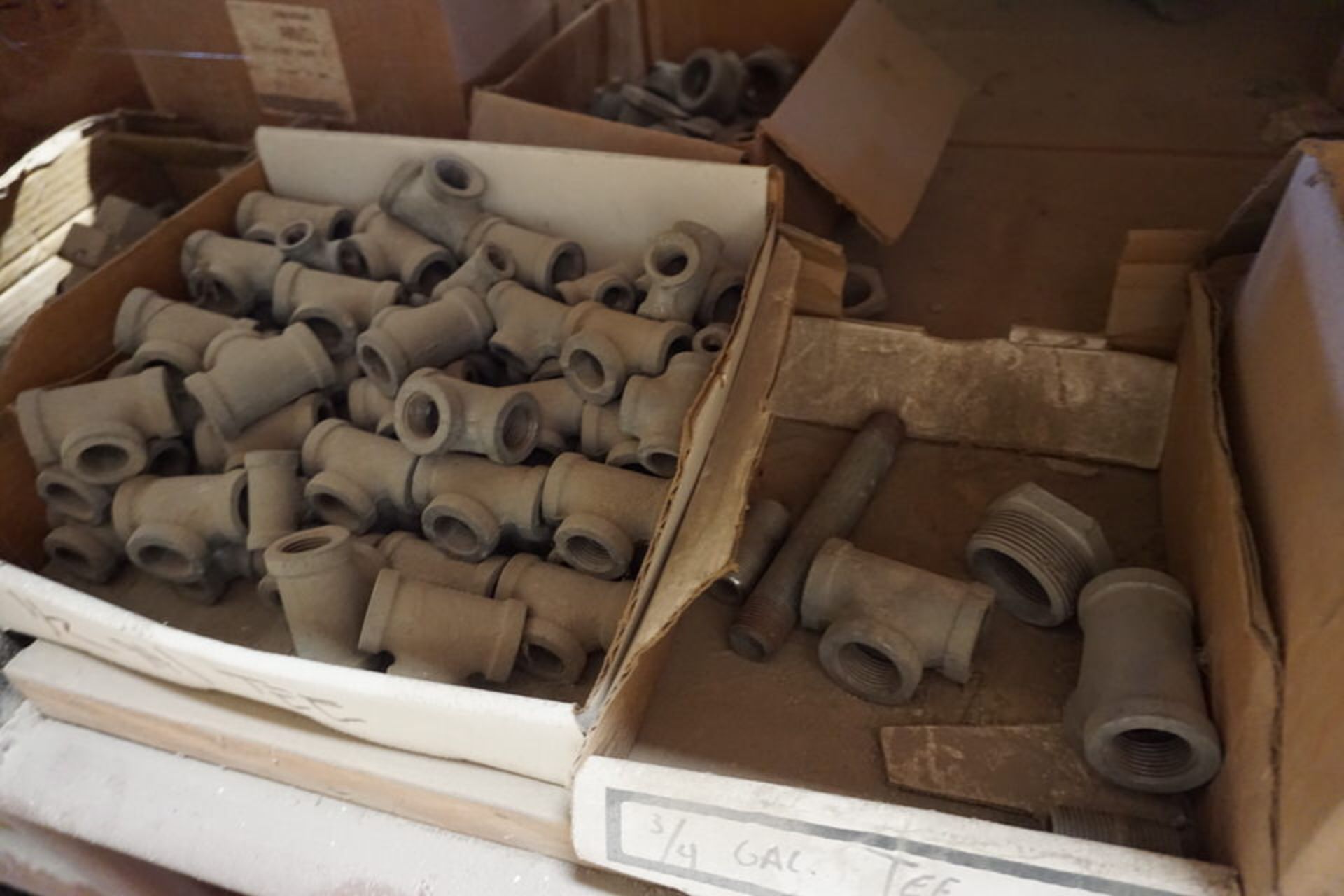 CONT OF SHELF: ASSORT SIZE PIPE NIPPLES, L'S, BELL RODS, REDUCERS, RANGE 1/8" TO 3" APPROX 400 PCS - Image 15 of 16