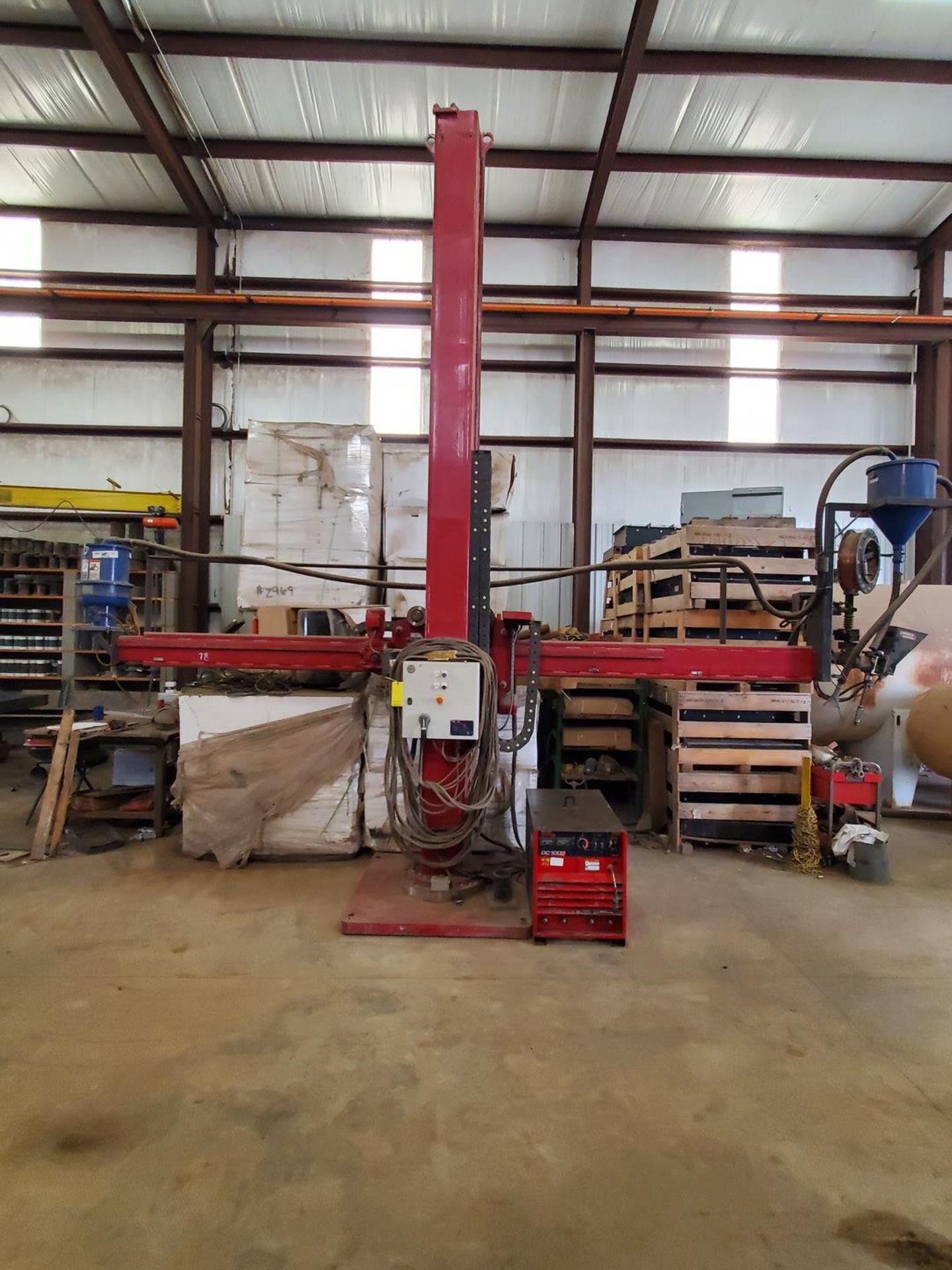 Red-D-Arc MD 12'x12' 12'x12' Manipulator 380-480V, 50/60HZ, 3PH; W/ Red-D-Arc Powersource DC-1000; /