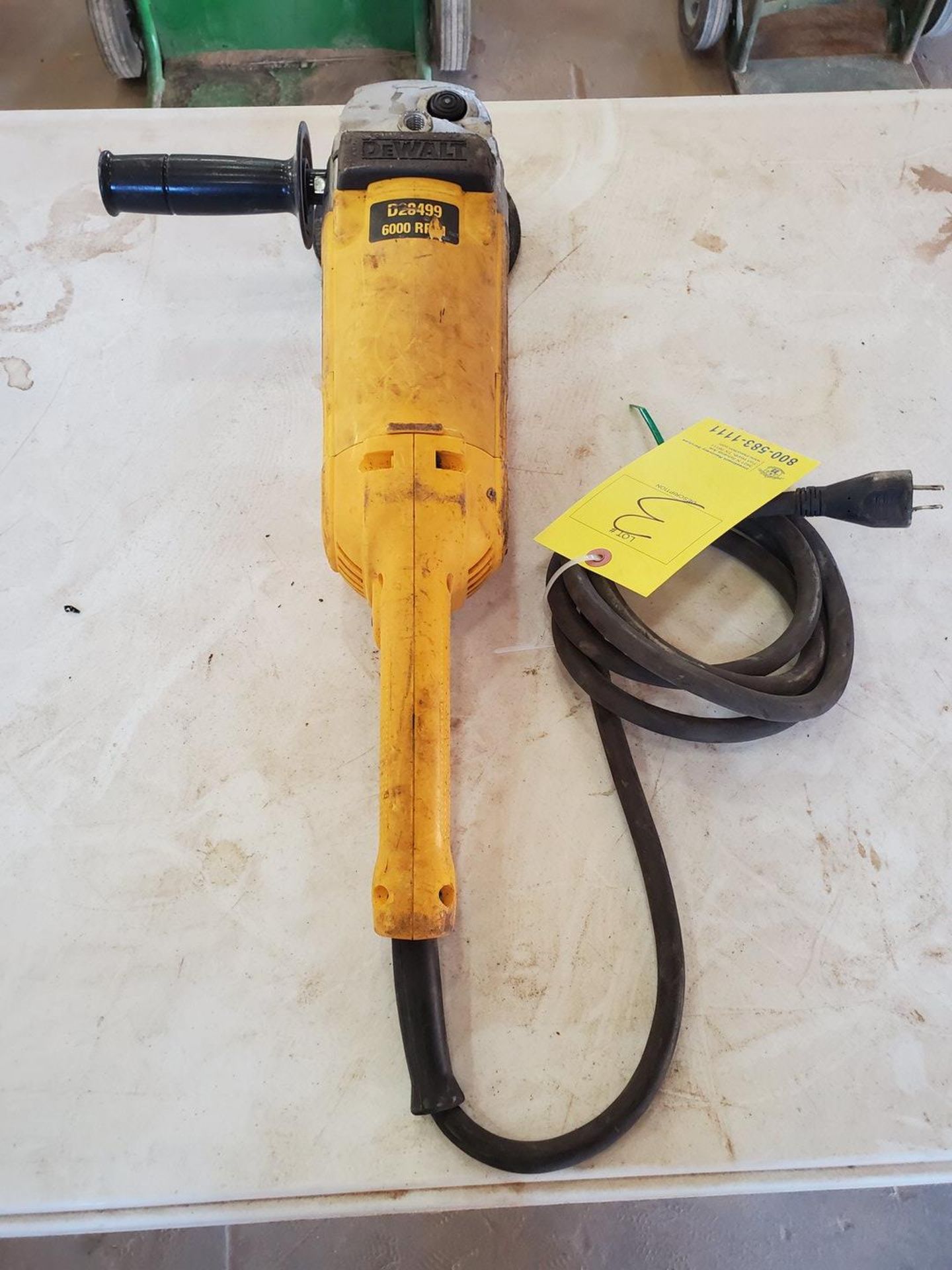 DeWalt 7/9' Angle Sander/Grinder 120V, 15A, 50/60HZ