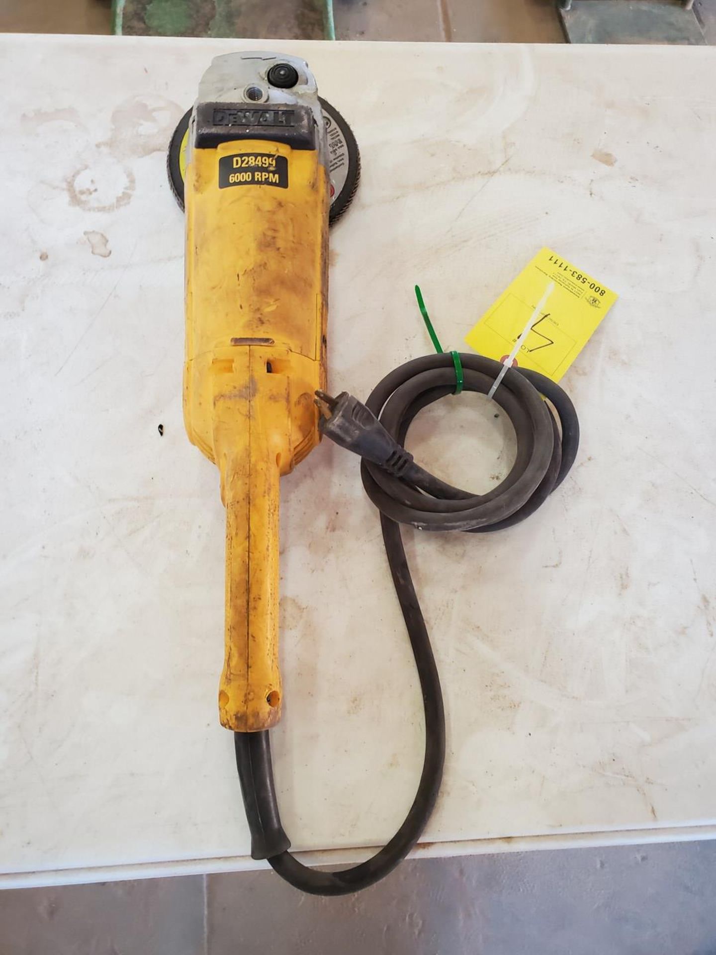 DeWalt 7/9' Angle Sander/Grinder 120V, 15A, 50/60HZ