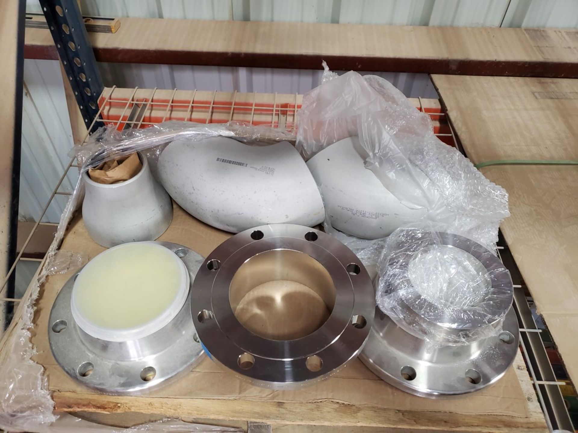 Assorted Fittings (3) 6" 150# Flanges Sch 40, (1) 6" Ell 304 Sch 40S, (1) Reducer, (1) Bleed Ring - Image 8 of 10
