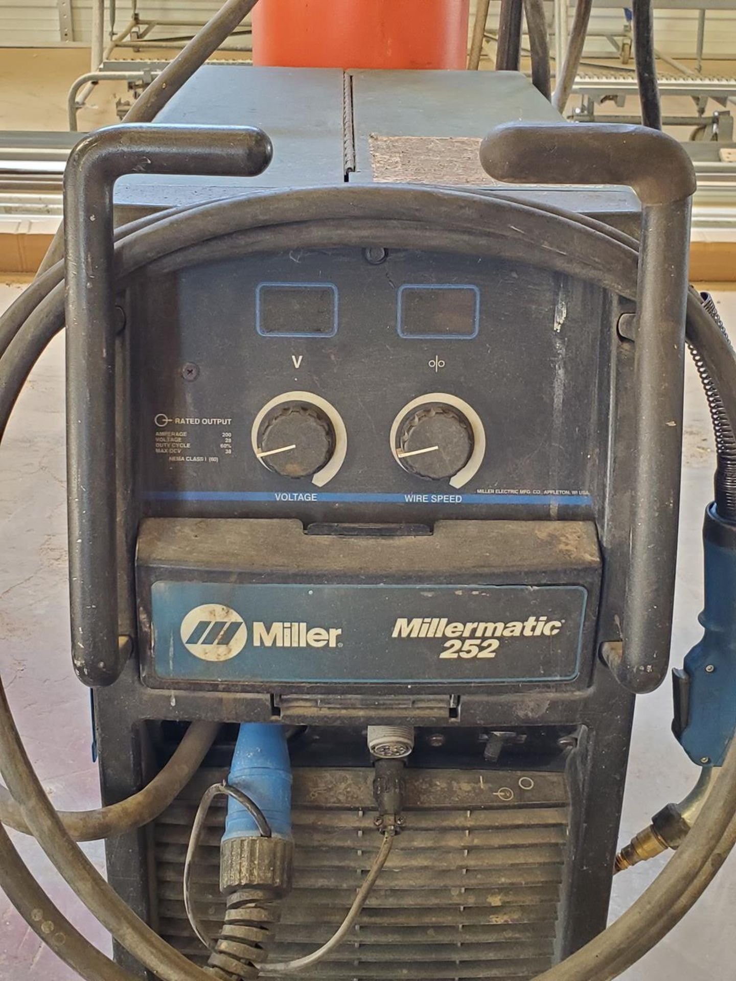 Miller Millermatic 252 Mig Welder 230-575V, 1PH, 60HZ - Image 4 of 5