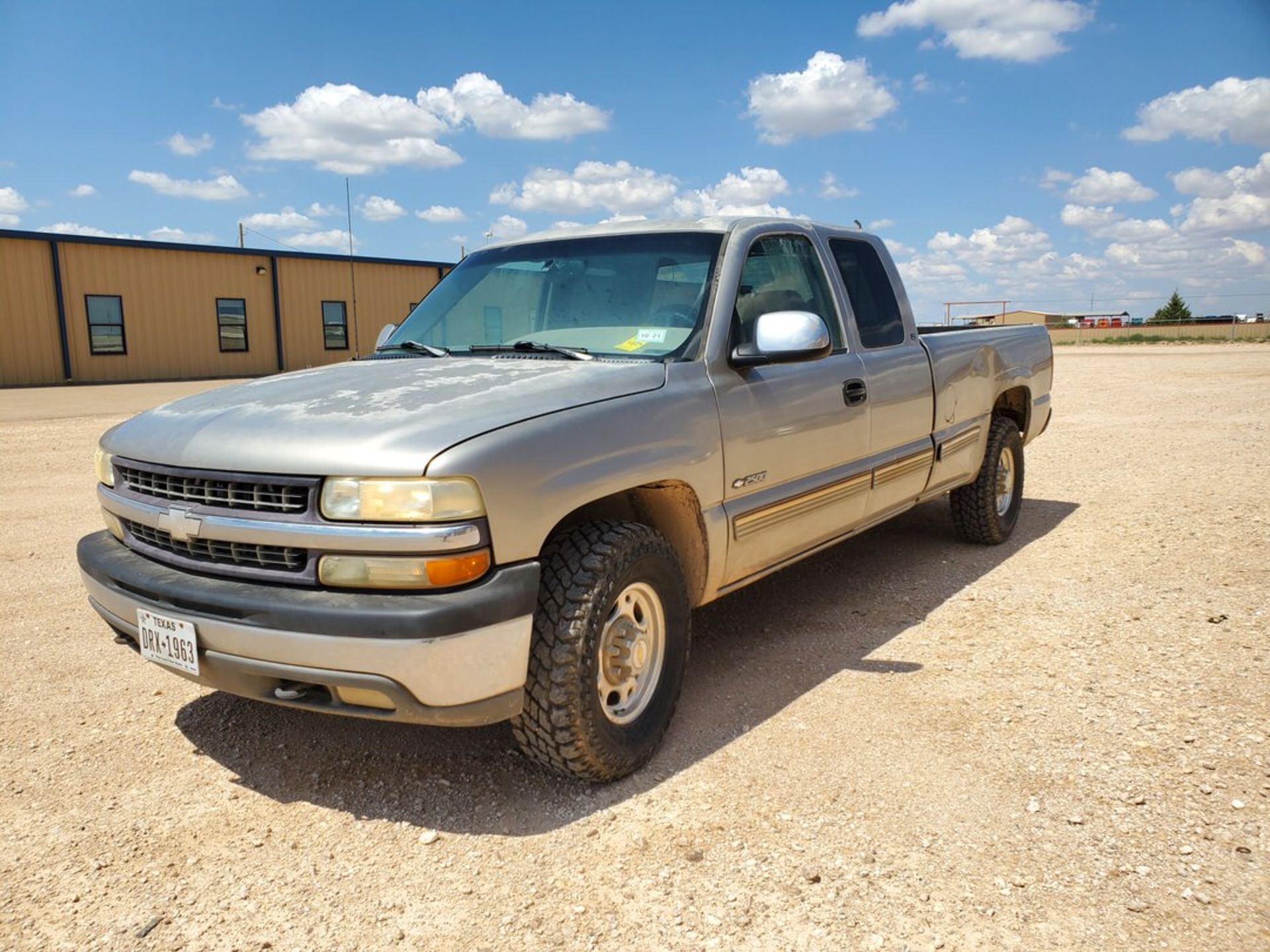 Chevy 2500 Silverado Truck 195,587 Miles, Vortec Engine, Vin: 1GCGC29U0YE233849, Lic Plate: TX DRX-