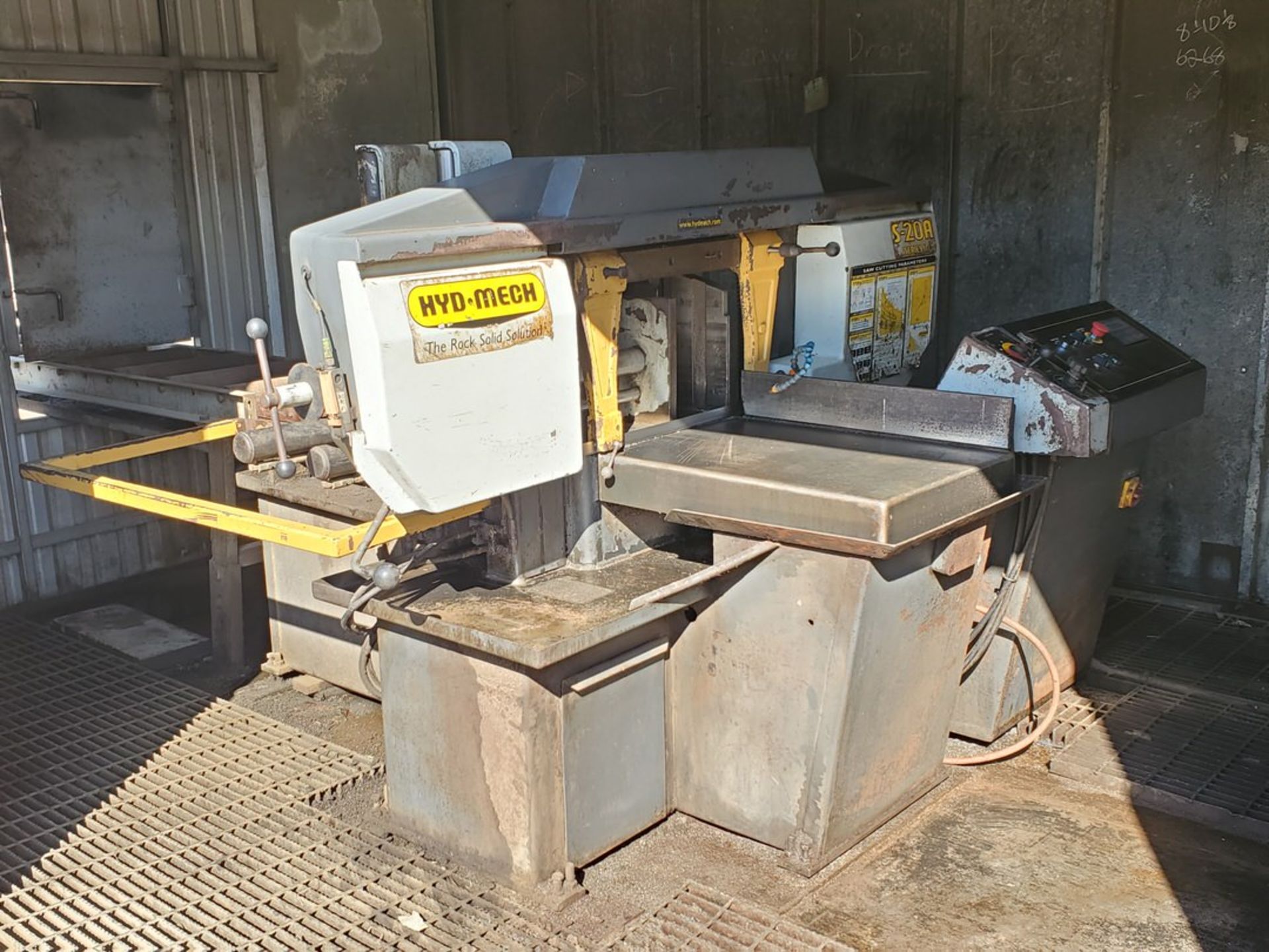 Hyd-Mech S-20A 13"x18" Horizontal Pivot Band Saw 240V, 15.4FLA, HP: 3+1; W/ (5) Roller Conveyors, ( - Image 5 of 22