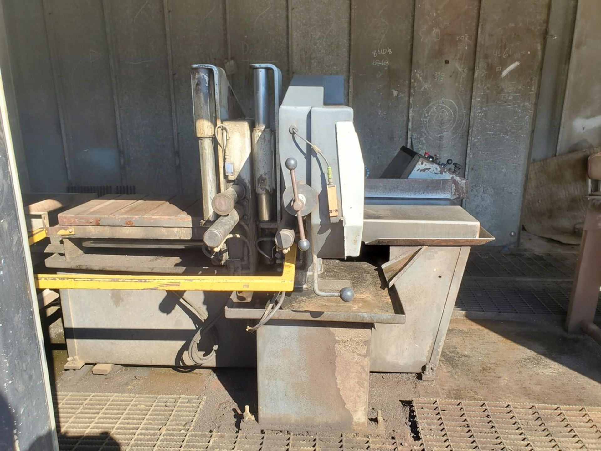 Hyd-Mech S-20A 13"x18" Horizontal Pivot Band Saw 240V, 15.4FLA, HP: 3+1; W/ (5) Roller Conveyors, ( - Image 8 of 22