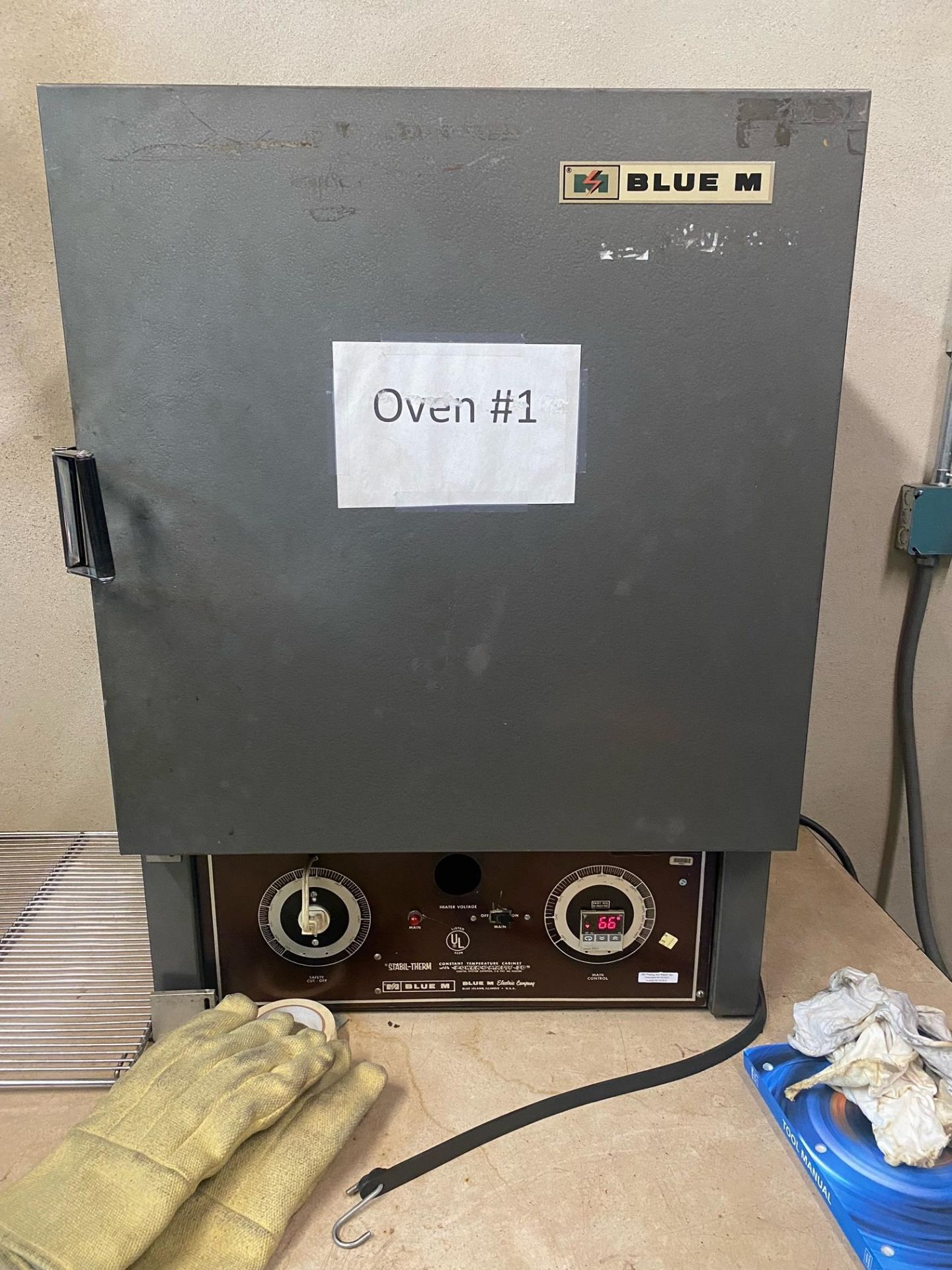 Blue M OV-490-A2 Oven, Temp Range: 100 Deg F - 500 Deg F