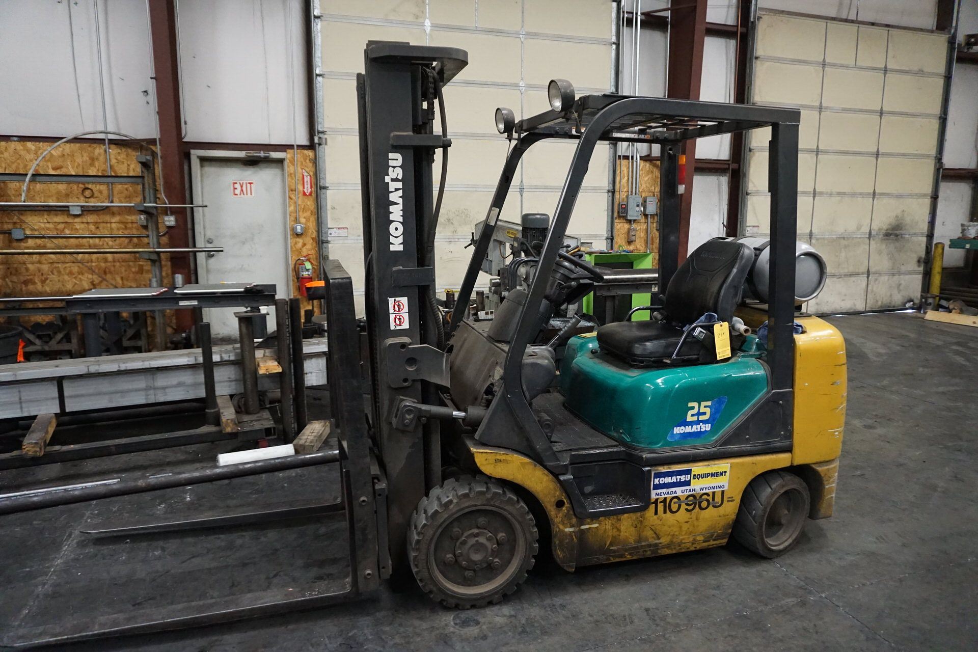 Komatsu 25 Forklift - Image 3 of 5