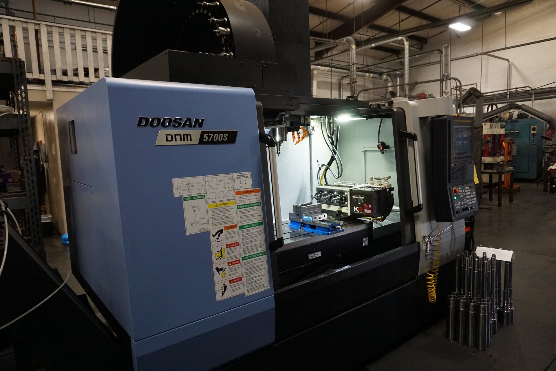 2021 Doosan DNM 5700S with KOMA Precision 4th Axis Rotary, 615 Cut Time Hours Shown - Image 2 of 17