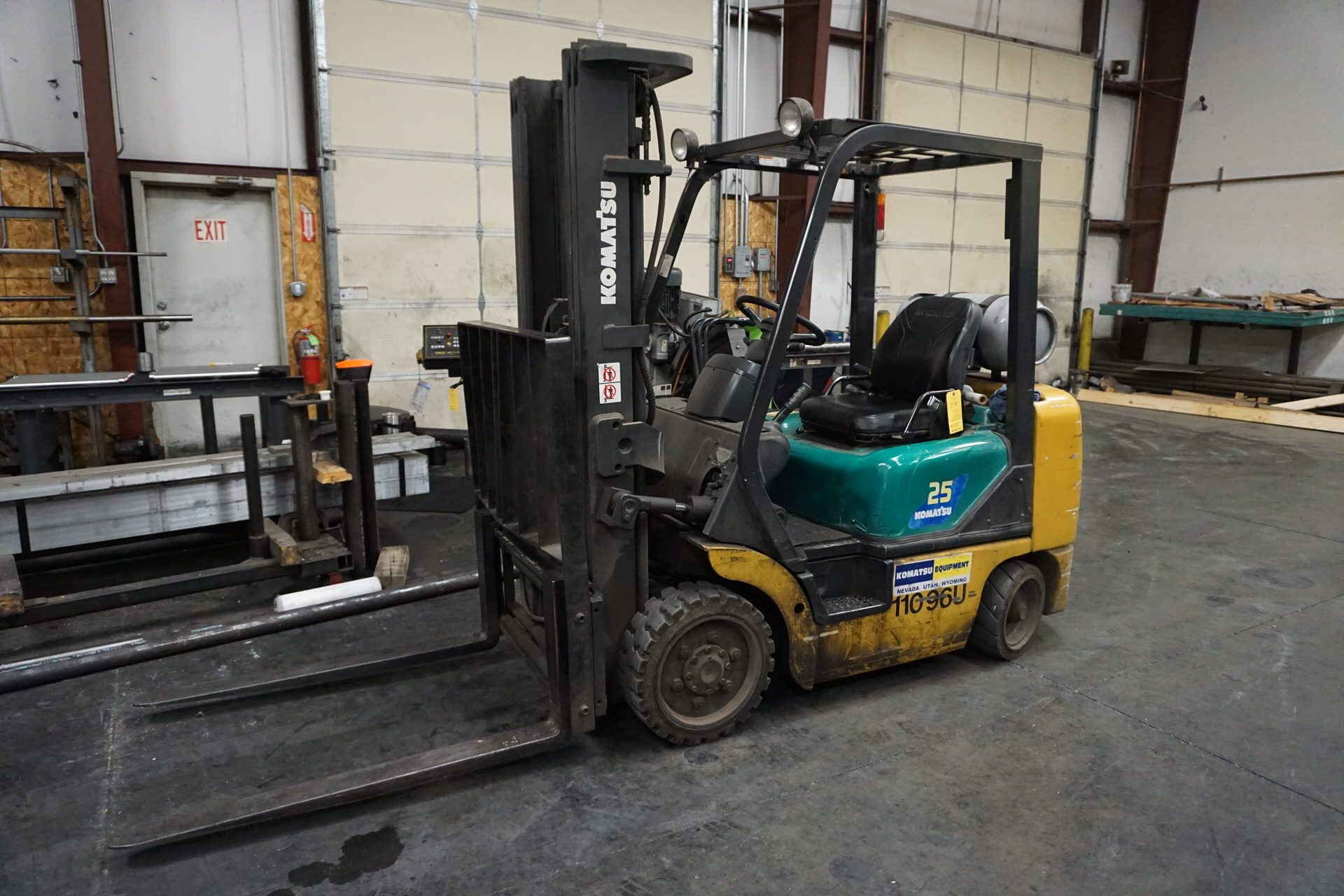 Komatsu 25 Forklift