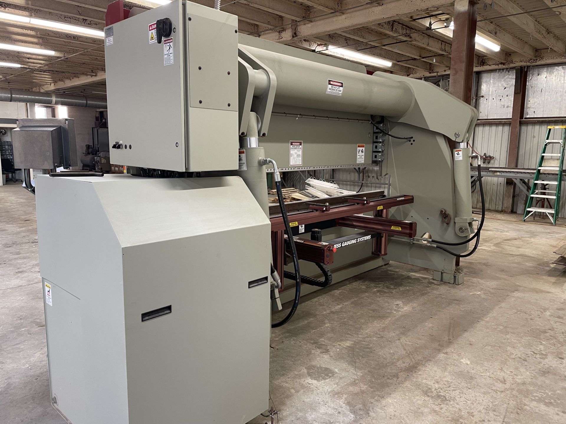 2015 Accurpress 725012 Press Brake, 250 Ton x 12' Capacity, (THIS BRAKE HAS NEVER BEEN USED) - Image 14 of 17