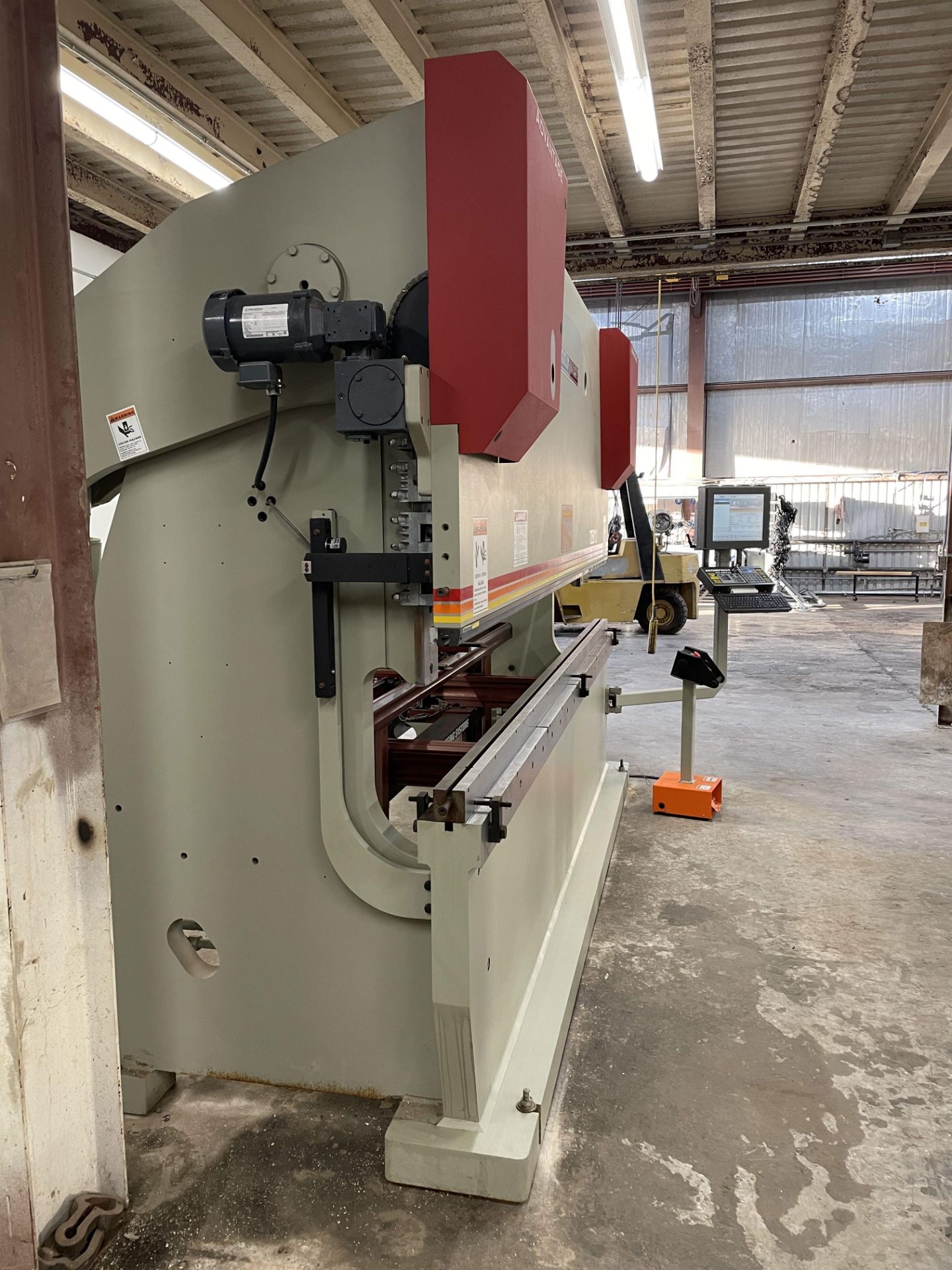 2015 Accurpress 725012 Press Brake, 250 Ton x 12' Capacity, (THIS BRAKE HAS NEVER BEEN USED) - Image 9 of 17