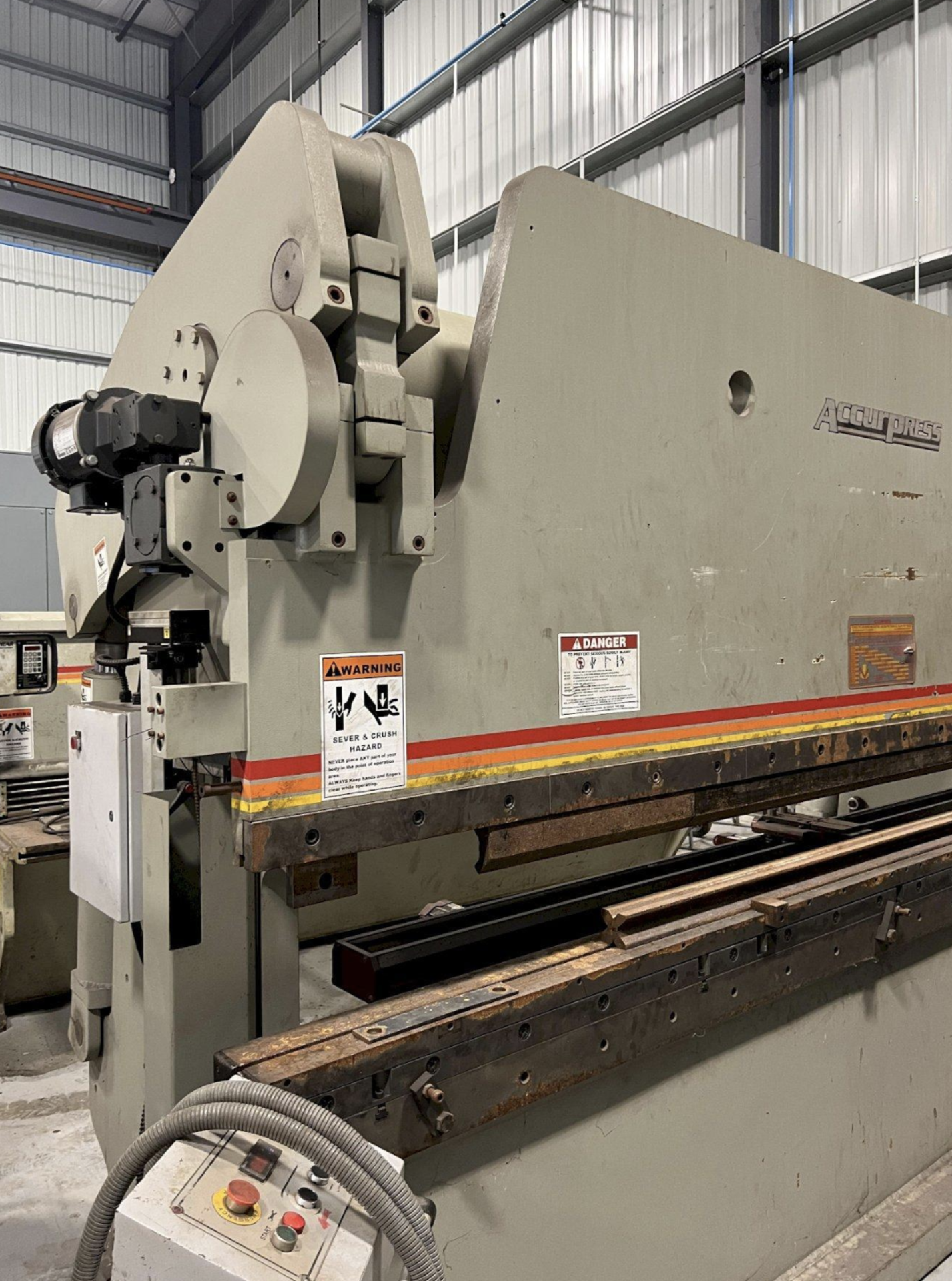 250 TON X 12' ACCURPRESS MODEL #725012 CNC HYDRAULIC PRESS BRAKE, NEW 2017: STOCK #17901 - Image 4 of 6