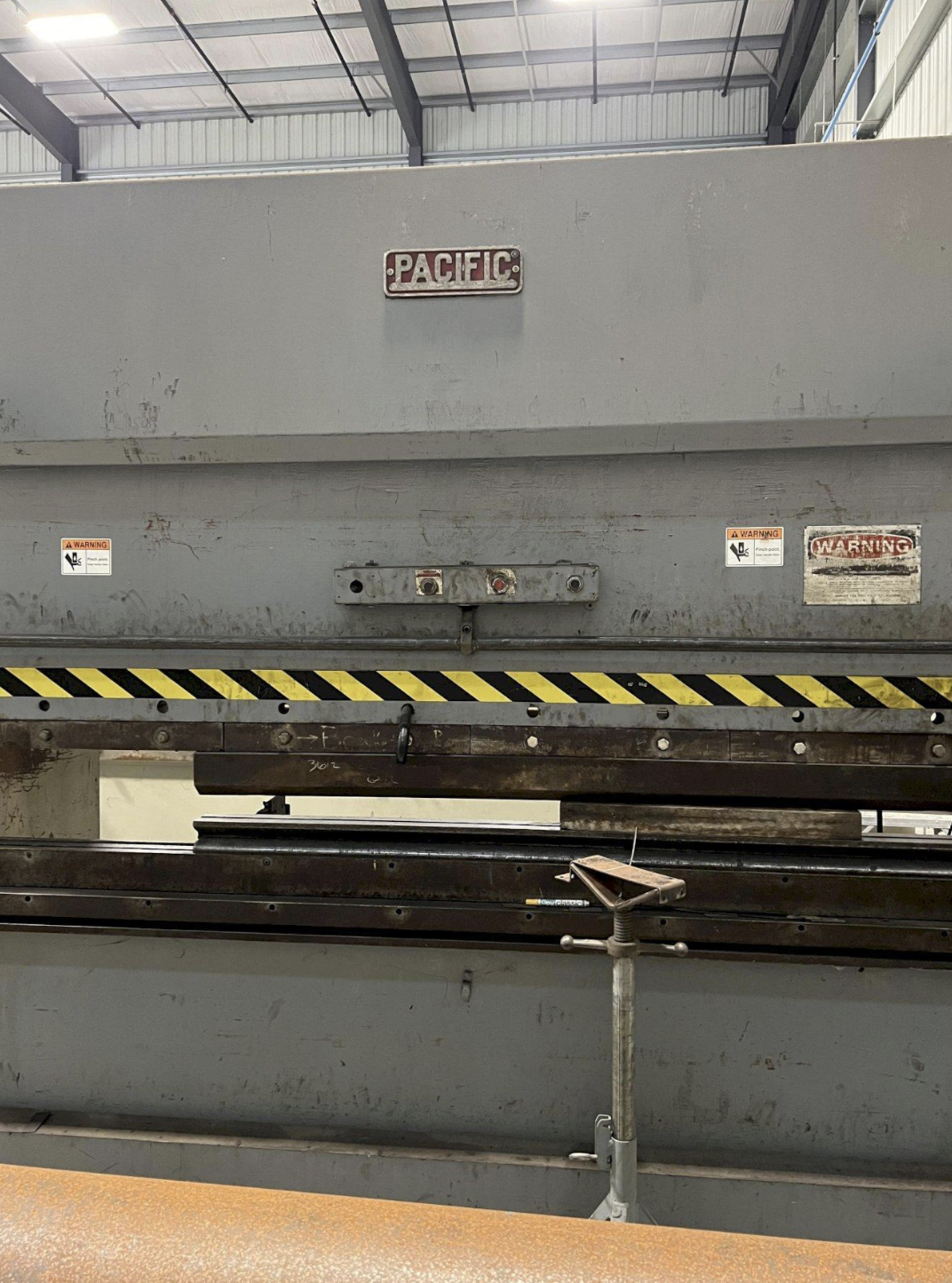 165 TON X 12' PACIFC MODEL #J165-12 HYDRAULIC PRESS BRAKE: STOCK #17900 - Image 2 of 6