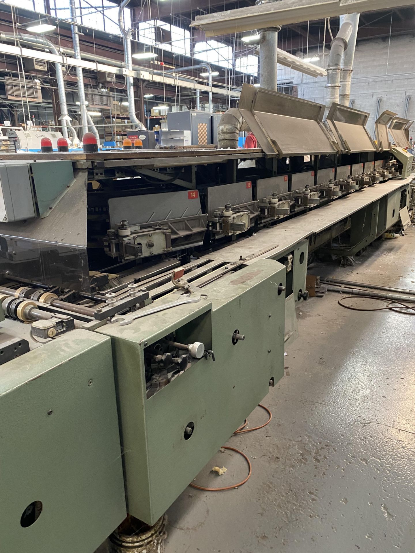 1992 Kolbus KM470 Perfect Binding Line Including ZU804 22 Pocket Gathering Unit, KM470 - Image 26 of 37